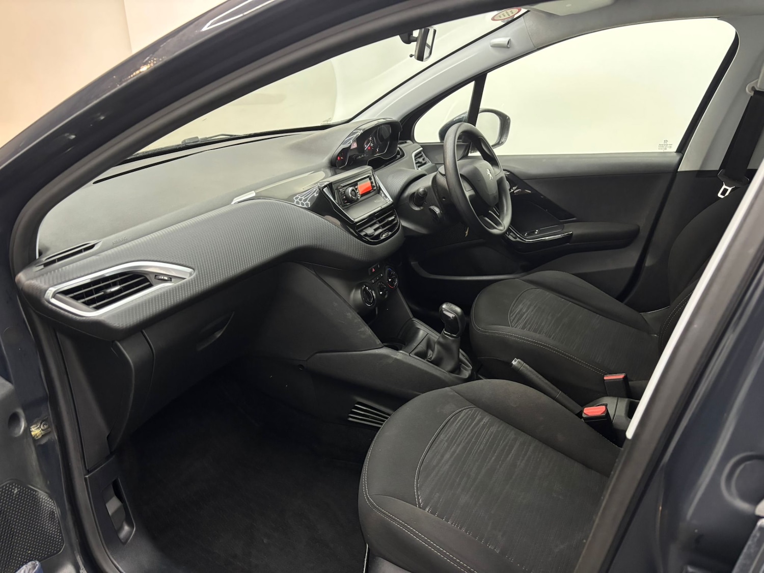 Used Peugeot 208 2017 for sale - 77207402: Photo 9