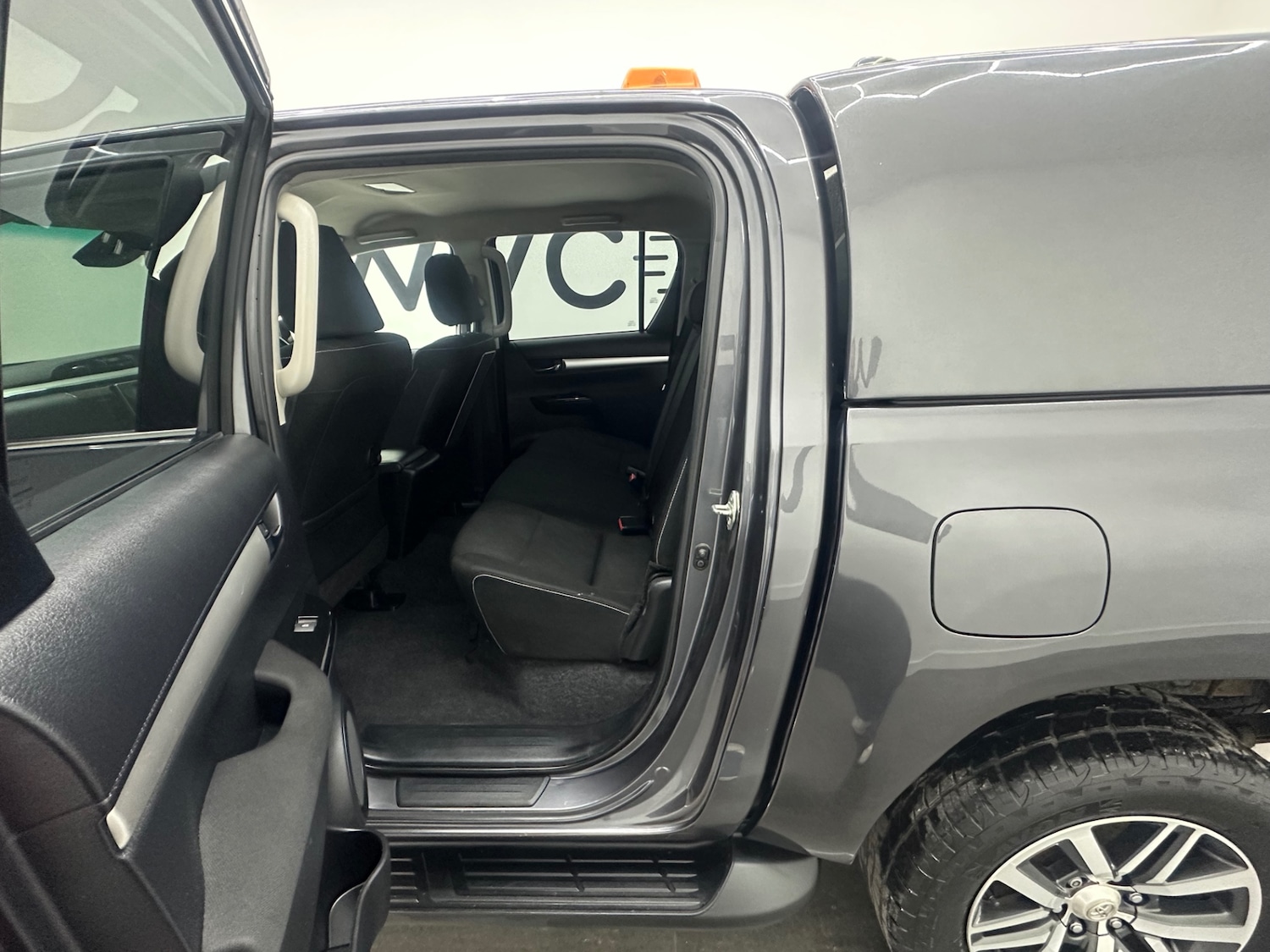 Used Toyota Hilux 2019 for sale - 77127360: Photo 11