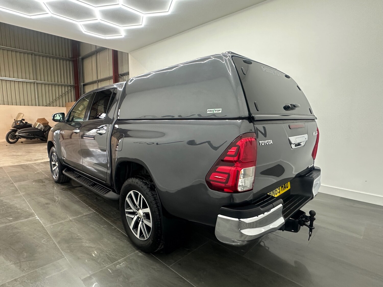 Used Toyota Hilux 2019 for sale - 77127360: Photo 13