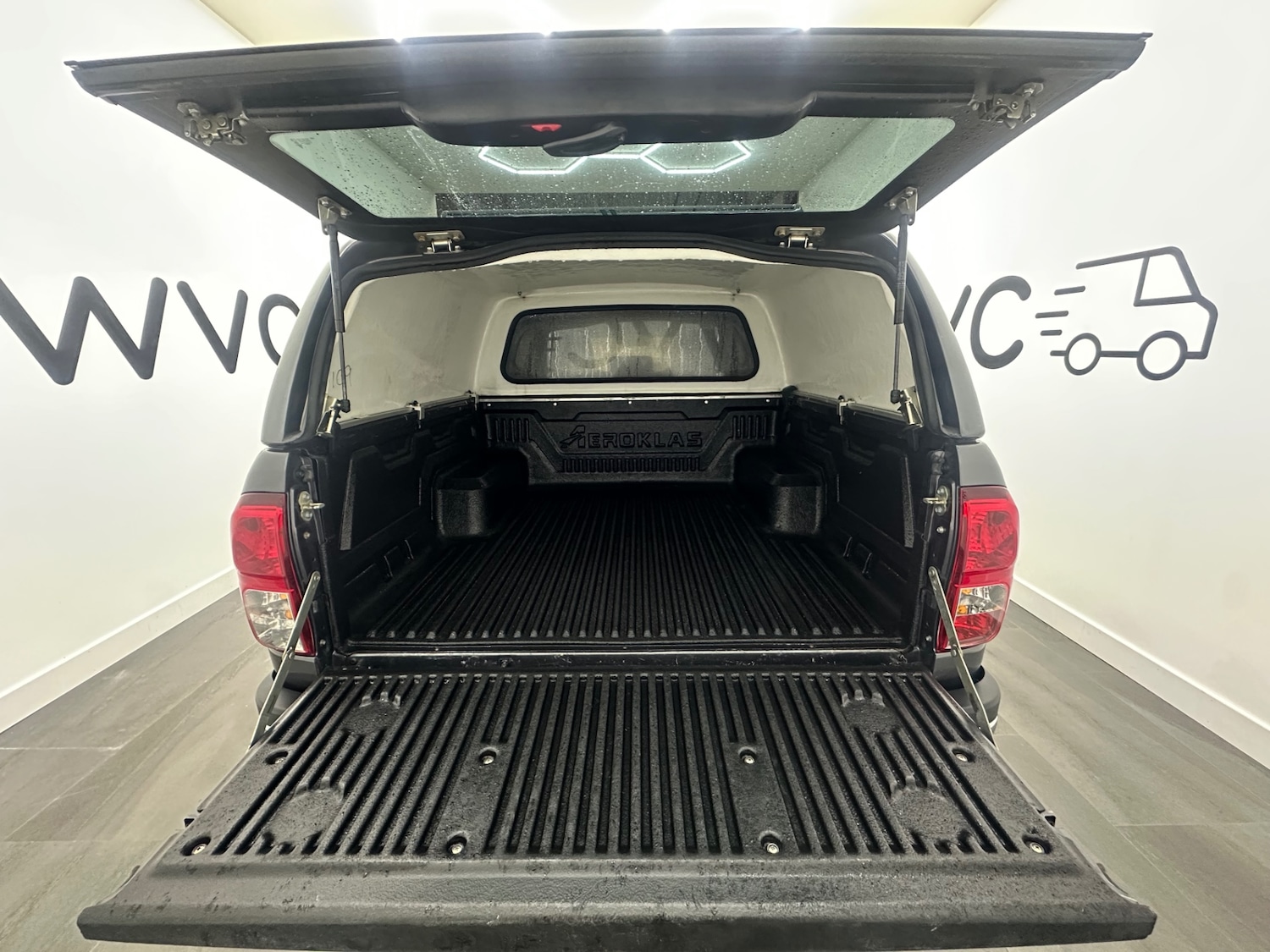 Used Toyota Hilux 2019 for sale - 77127360: Photo 16