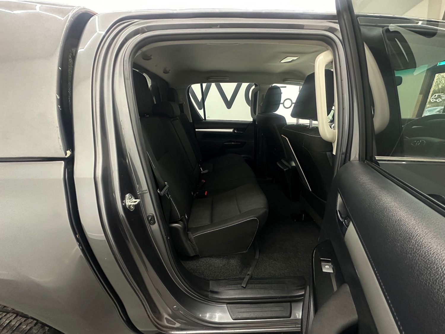Used Toyota Hilux 2019 for sale - 77127360: Photo 21