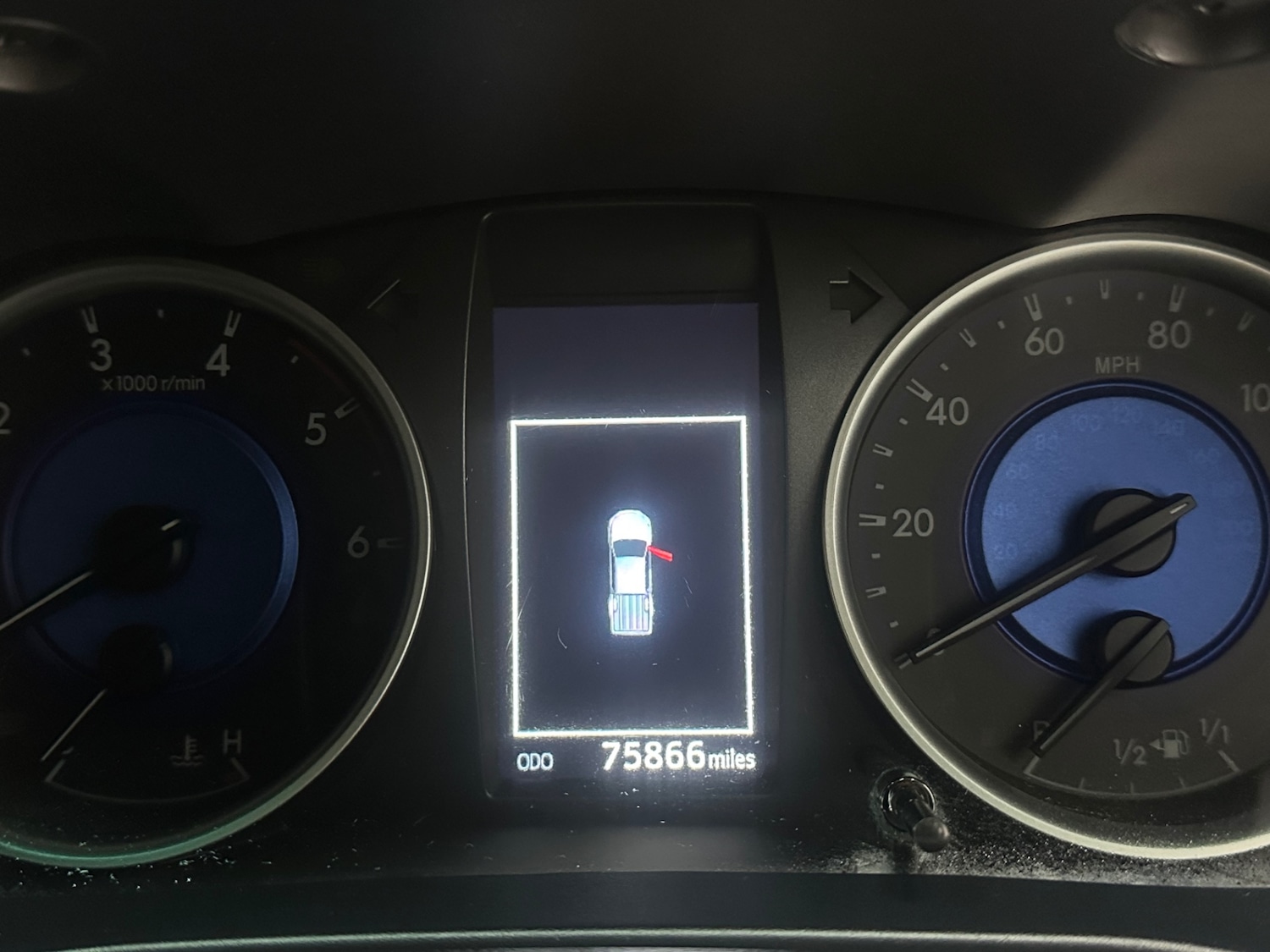 Used Toyota Hilux 2019 for sale - 77127360: Photo 28