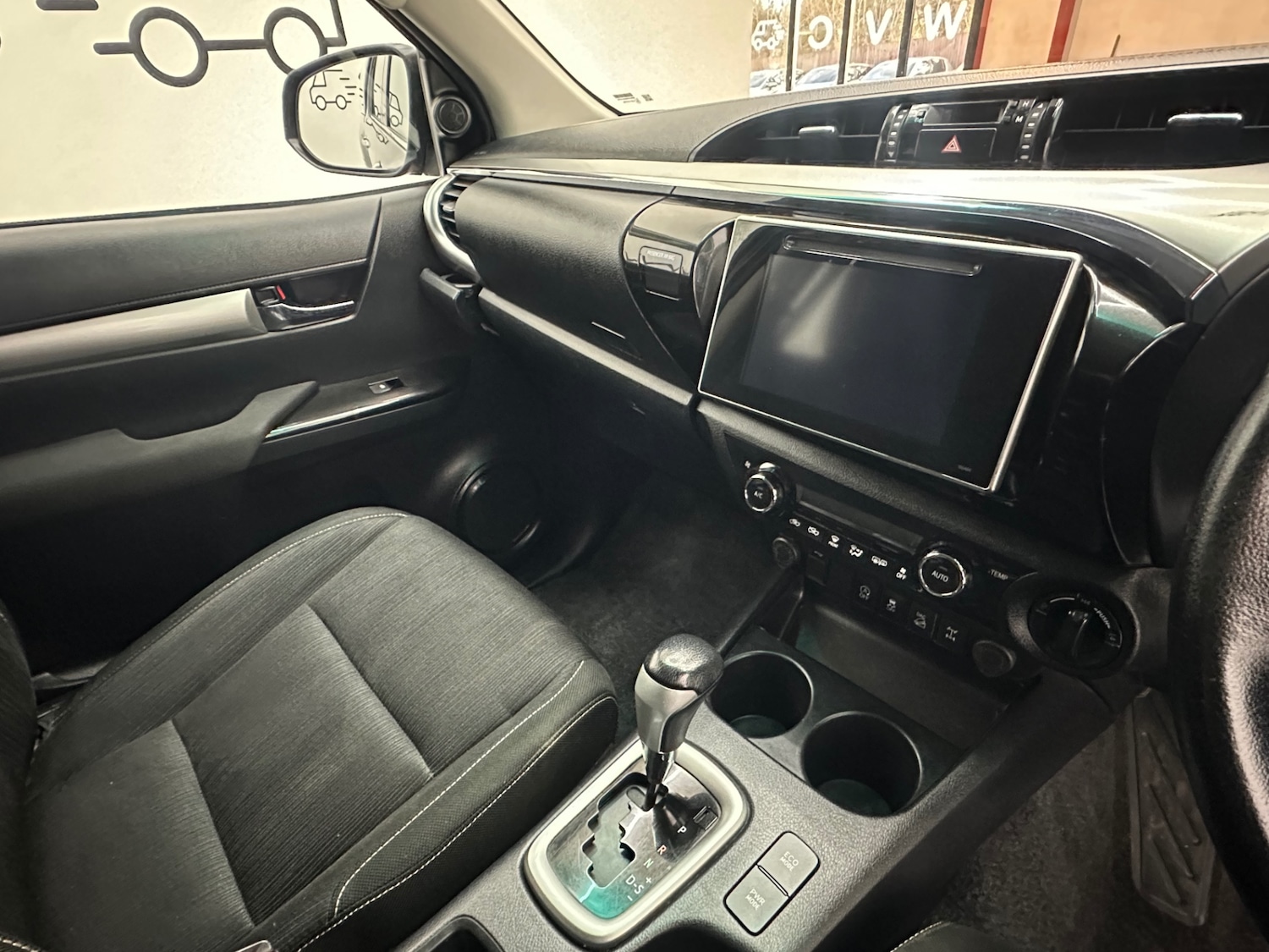 Used Toyota Hilux 2019 for sale - 77127360: Photo 29