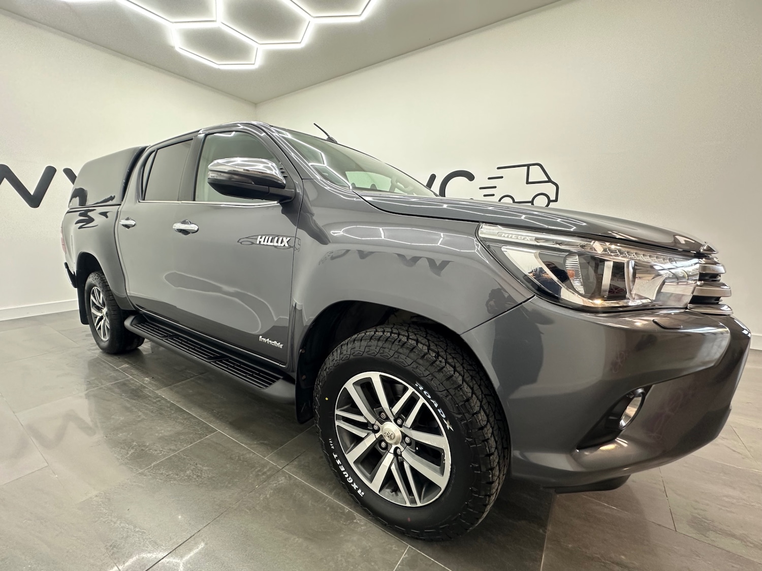Used Toyota Hilux 2019 for sale - 77127360: Photo 31