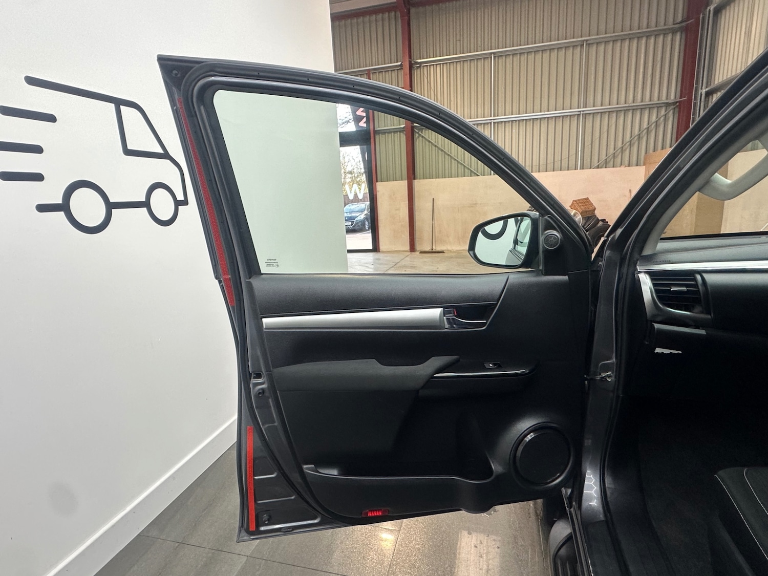 Used Toyota Hilux 2019 for sale - 77127360: Photo 7