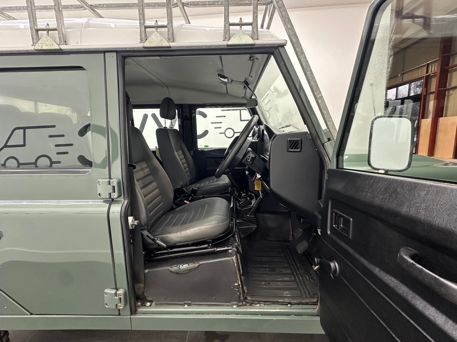 Used Land Rover Defender 2012 for sale - 76956970: Photo 17