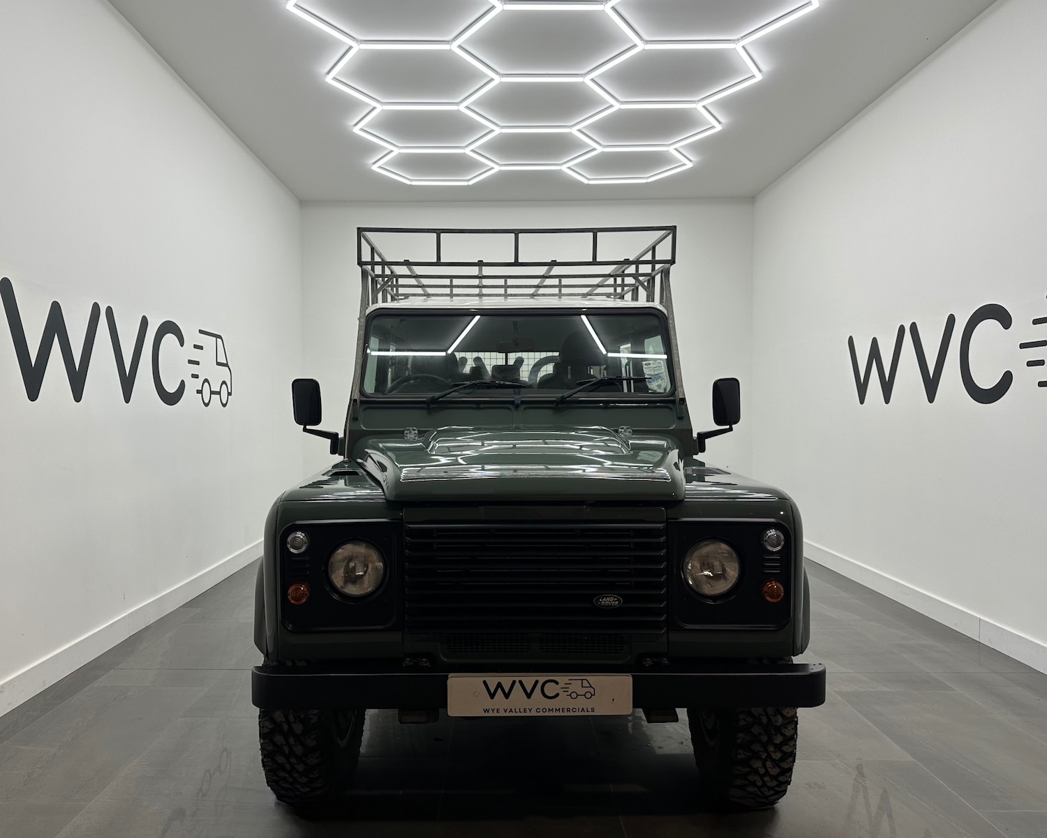 Used Land Rover Defender 2012 for sale - 76956970: Photo 2