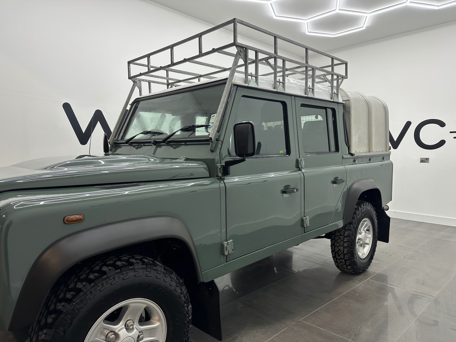 Used Land Rover Defender 2012 for sale - 76956970: Photo 5