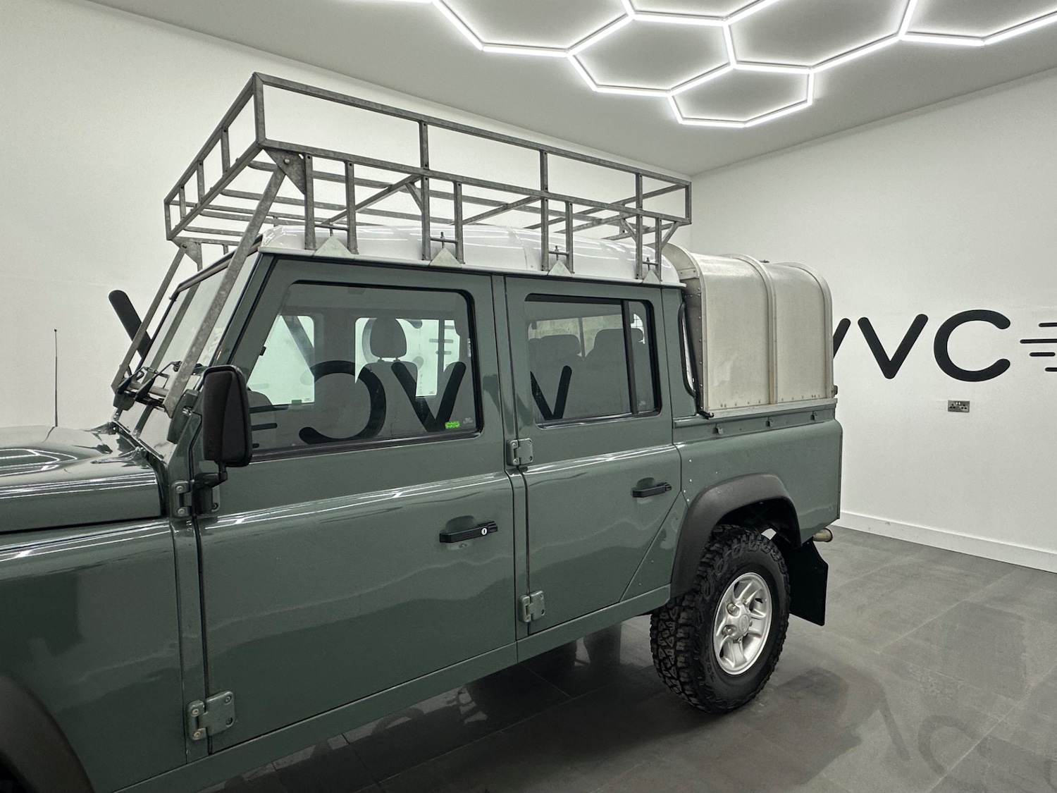 Used Land Rover Defender 2012 for sale - 76956970: Photo 6