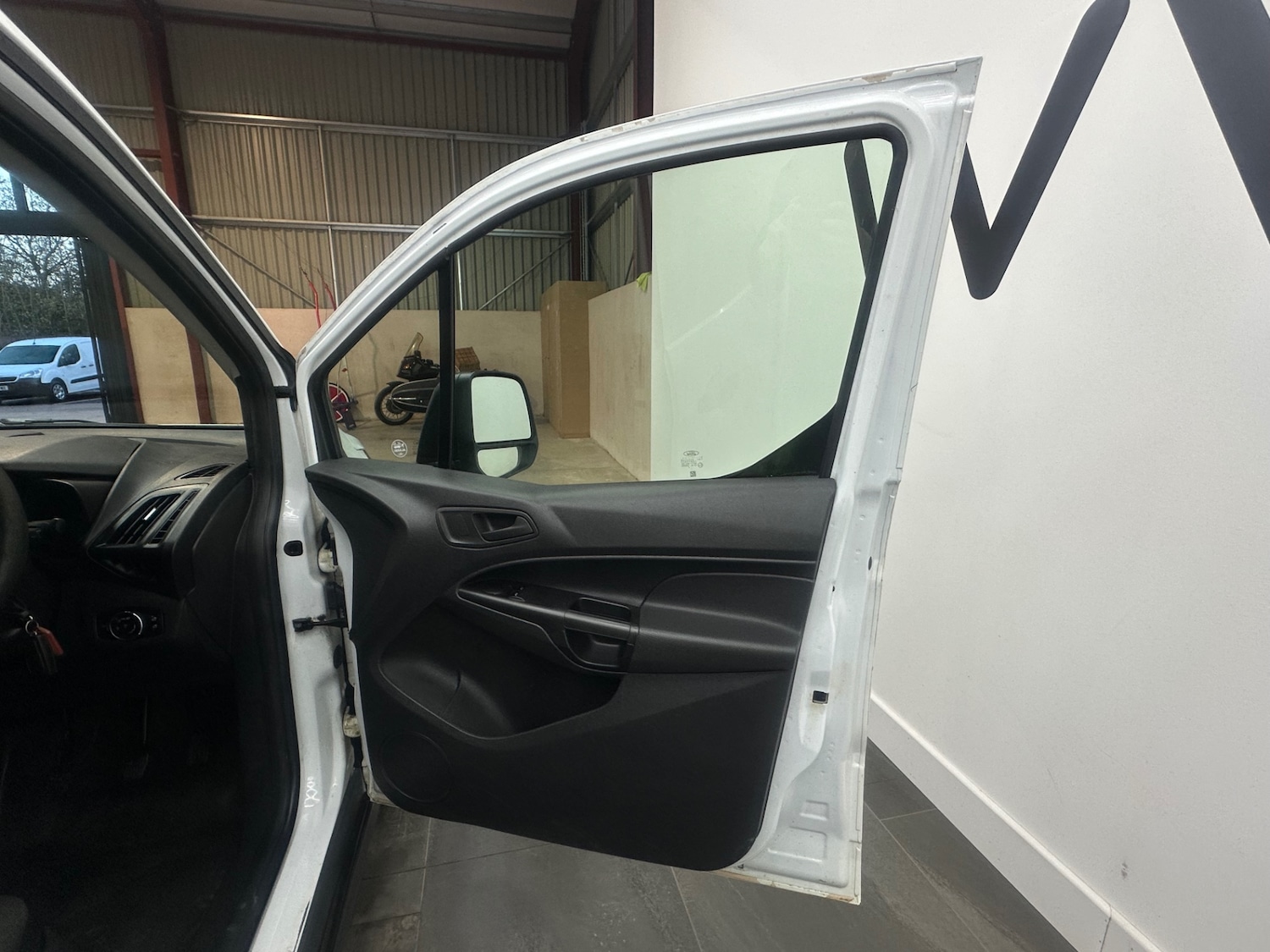 Used Ford Transit Connect 2015 for sale - 76807988: Photo 21