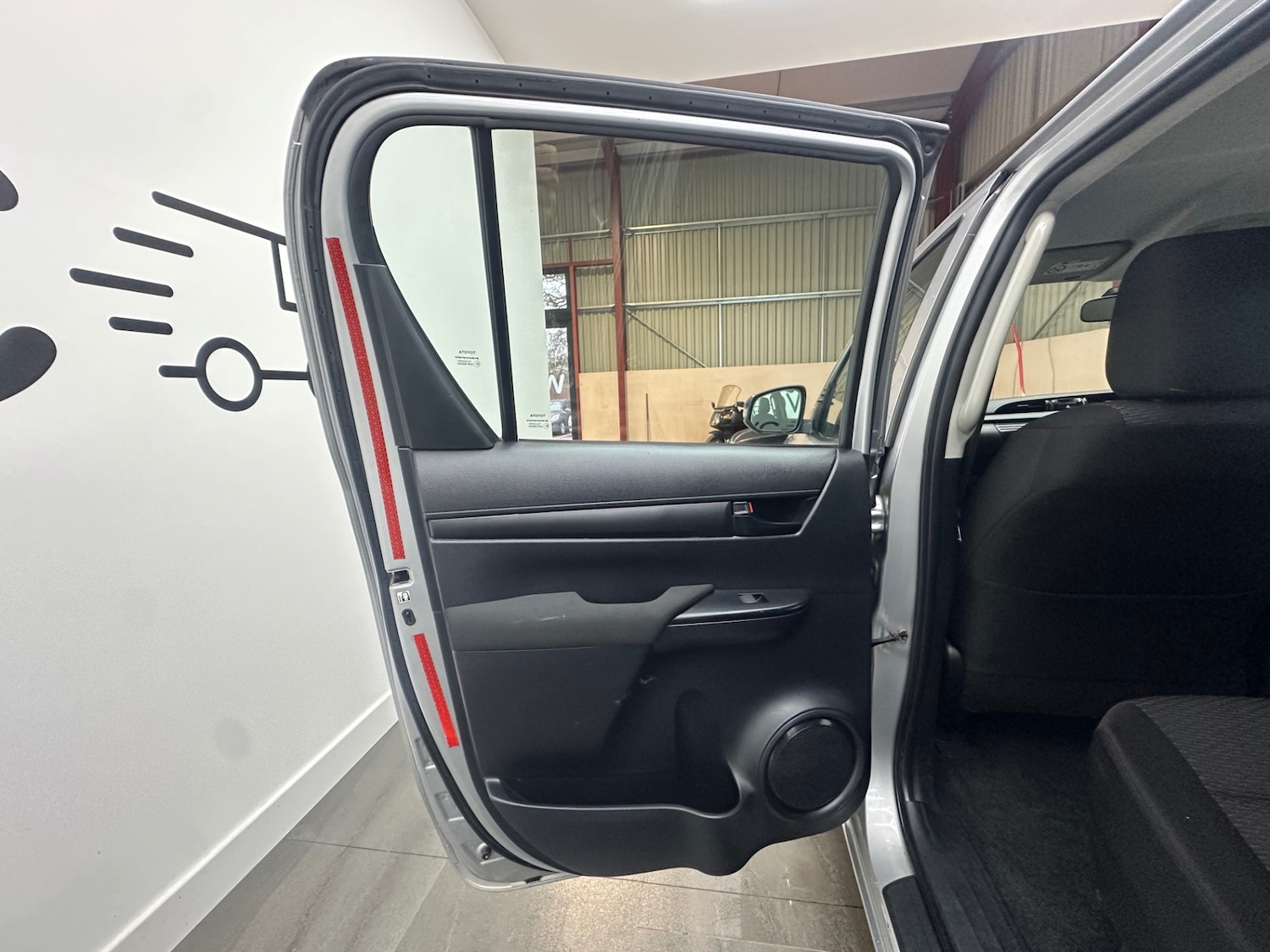 Used Toyota Hilux 2020 for sale - 77136914: Photo 9