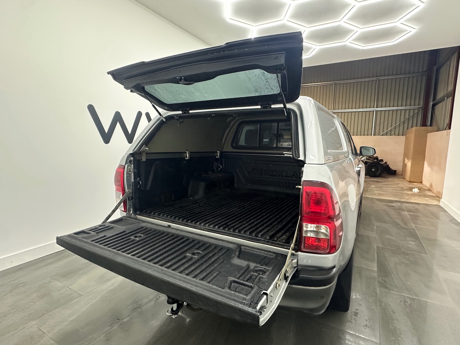 Used Toyota Hilux 2018 for sale - 77000856: Photo 14