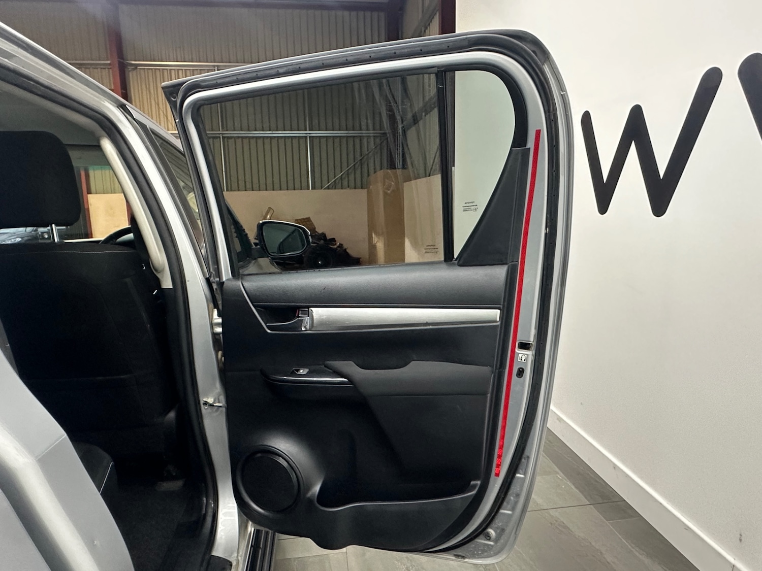 Used Toyota Hilux 2018 for sale - 77000856: Photo 18