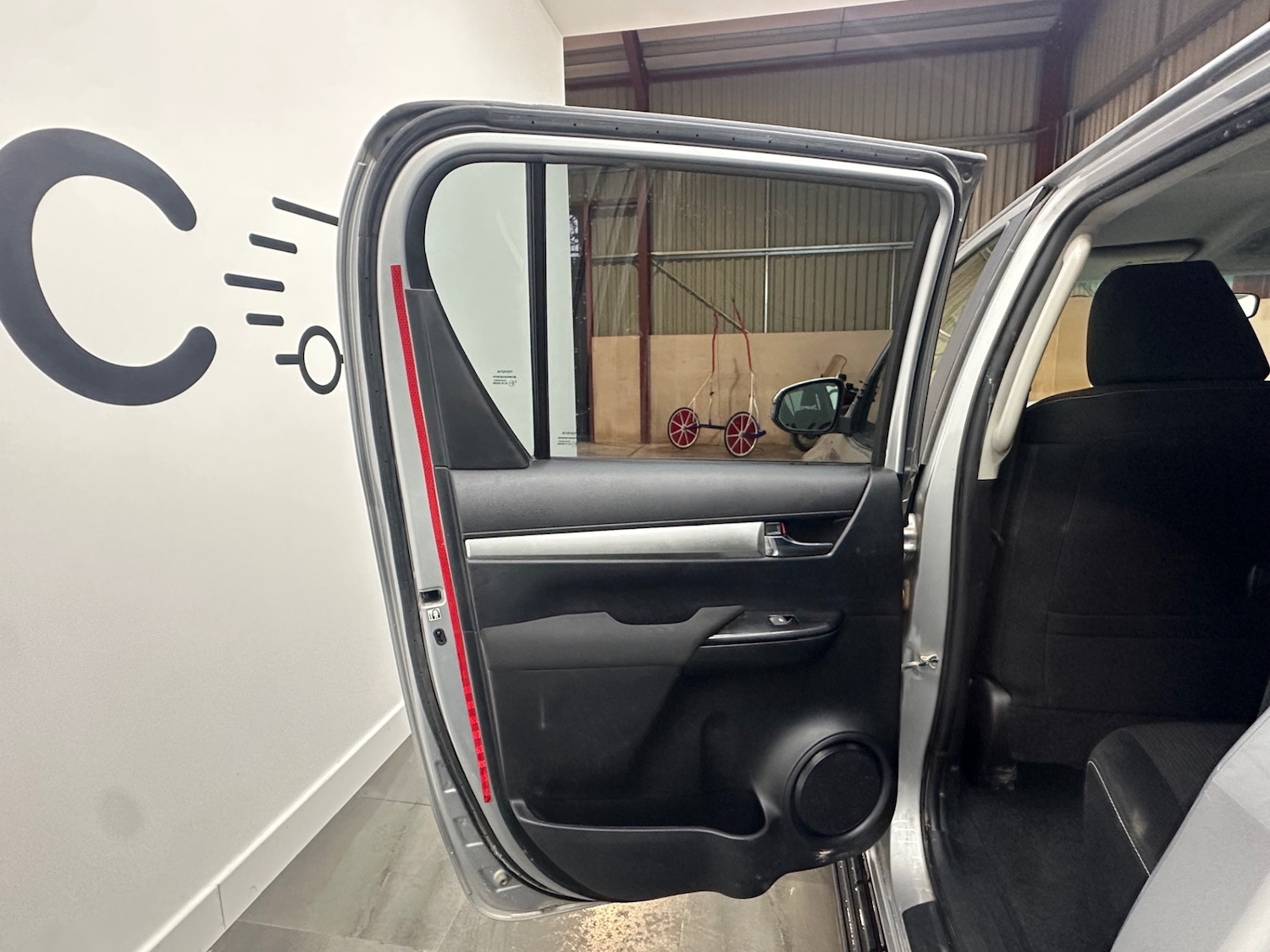 Used Toyota Hilux 2018 for sale - 77000856: Photo 9