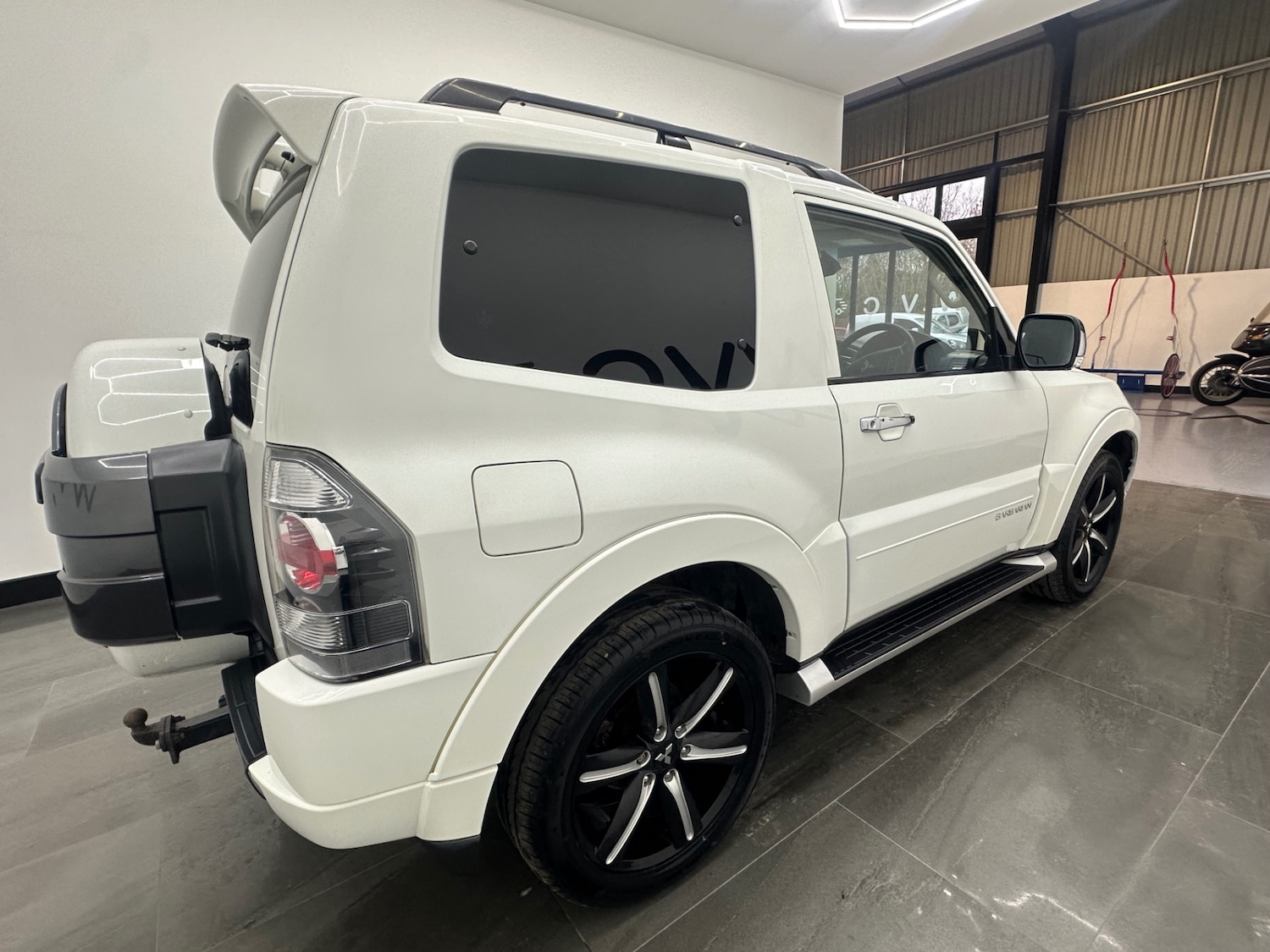 Used Mitsubishi Shogun 2016 for sale - 77601865: Photo 17