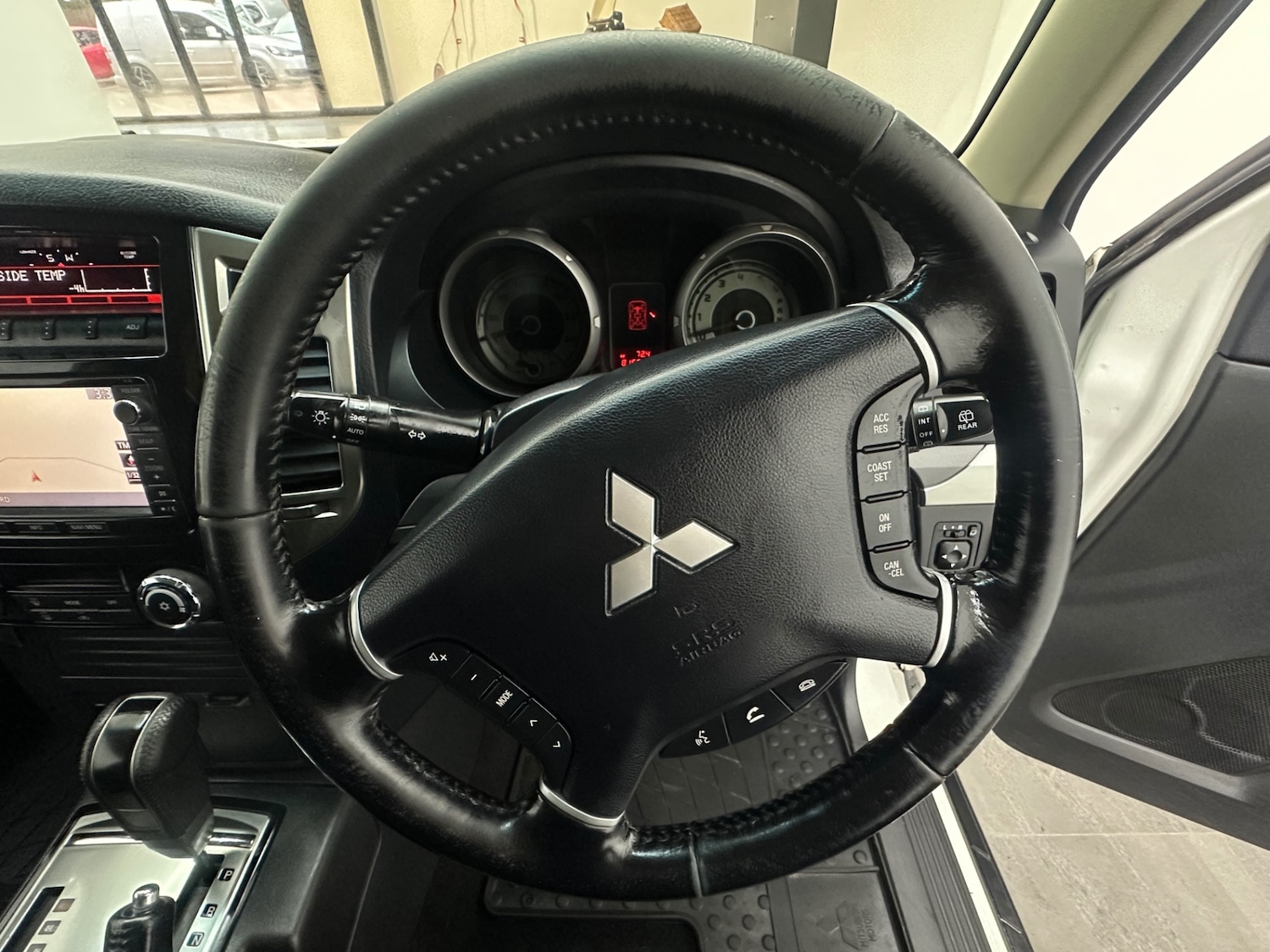 Used Mitsubishi Shogun 2016 for sale - 77601865: Photo 26