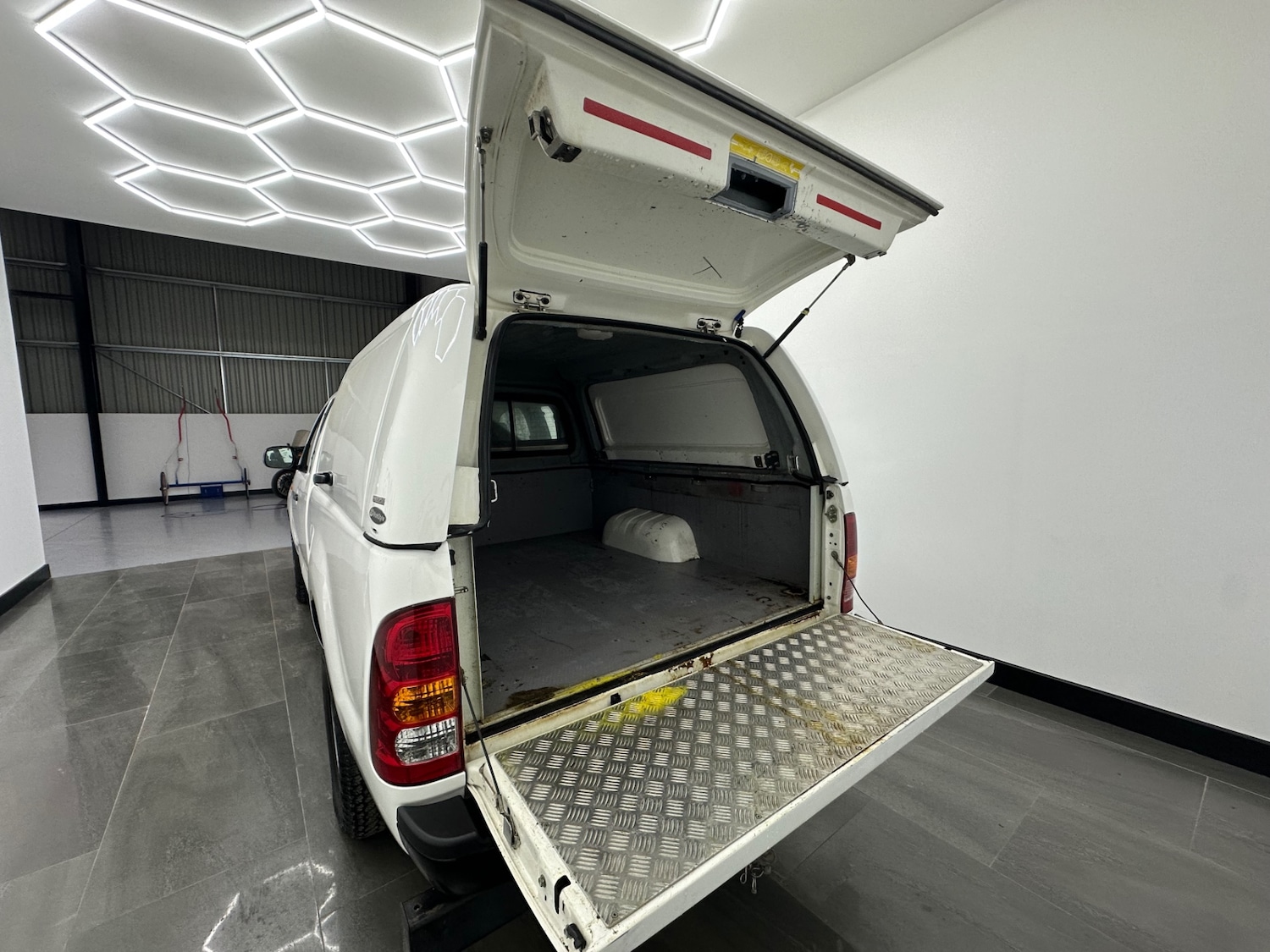 Used Toyota Hilux 2013 for sale - 77616671: Photo 10