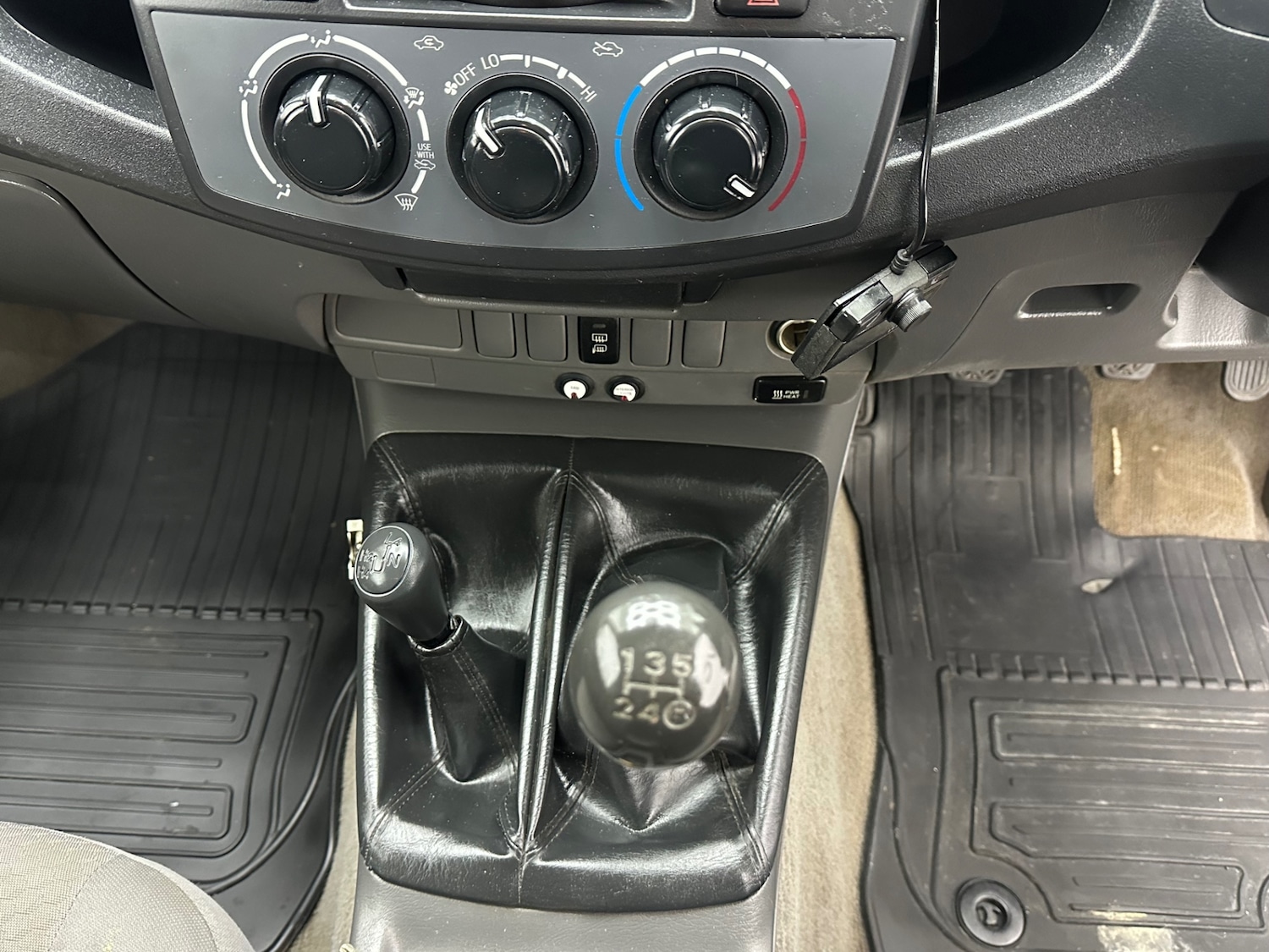 Used Toyota Hilux 2013 for sale - 77616671: Photo 21