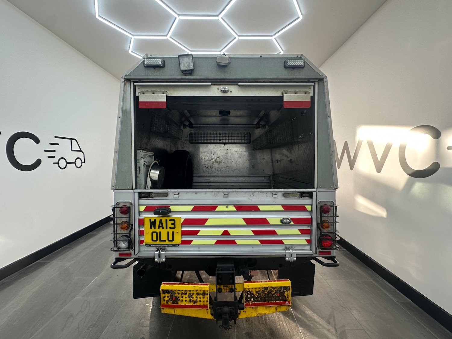 Used Land Rover Defender 2013 for sale - 77220593: Photo 12