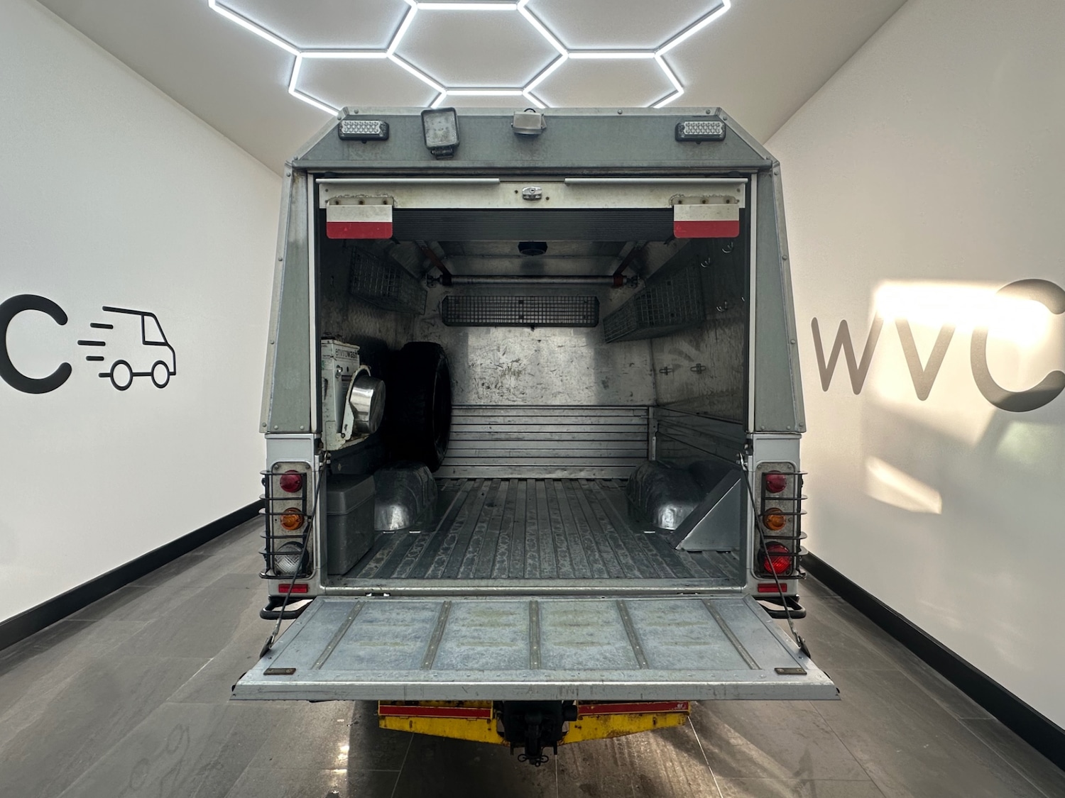 Used Land Rover Defender 2013 for sale - 77220593: Photo 13