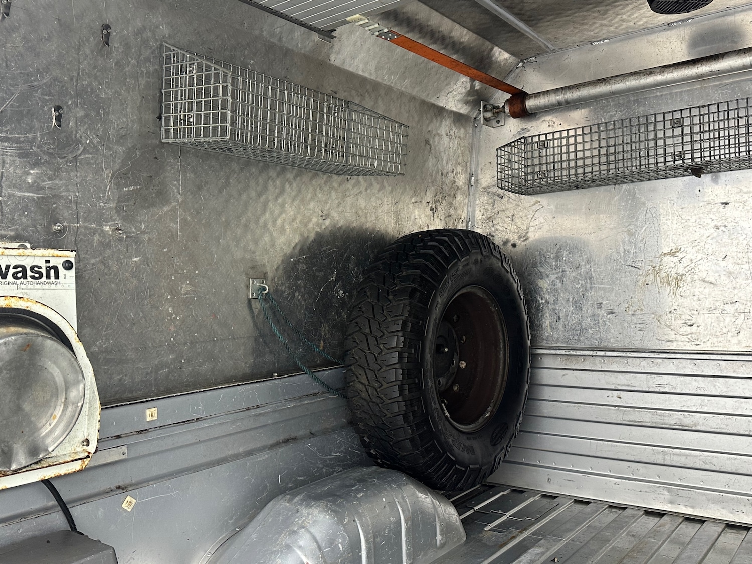 Used Land Rover Defender 2013 for sale - 77220593: Photo 17