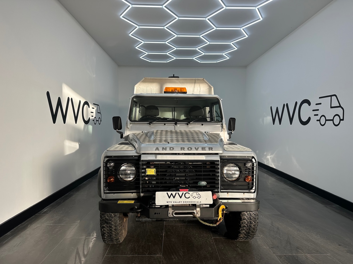 Used Land Rover Defender 2013 for sale - 77220593: Photo 2