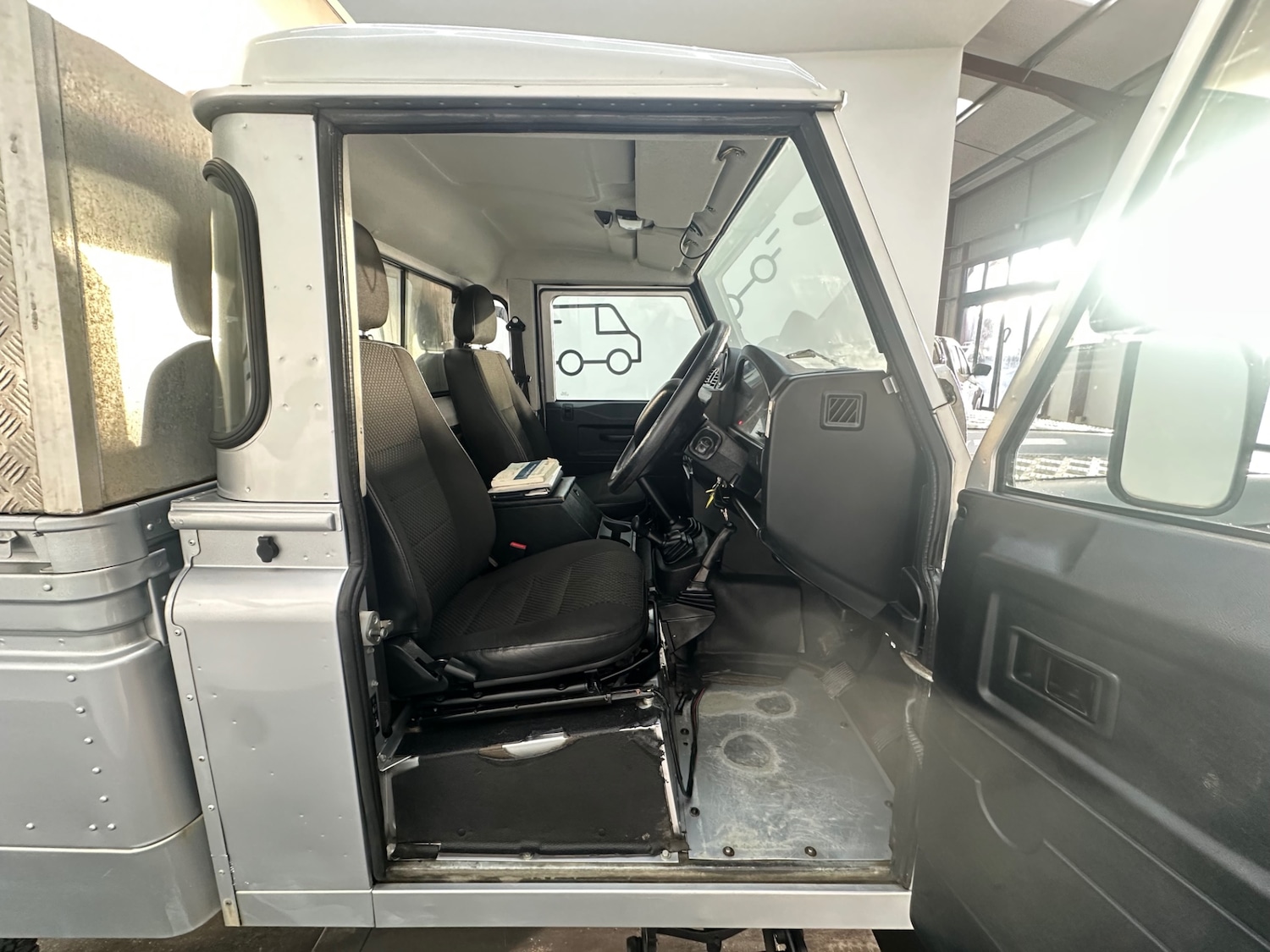 Used Land Rover Defender 2013 for sale - 77220593: Photo 20