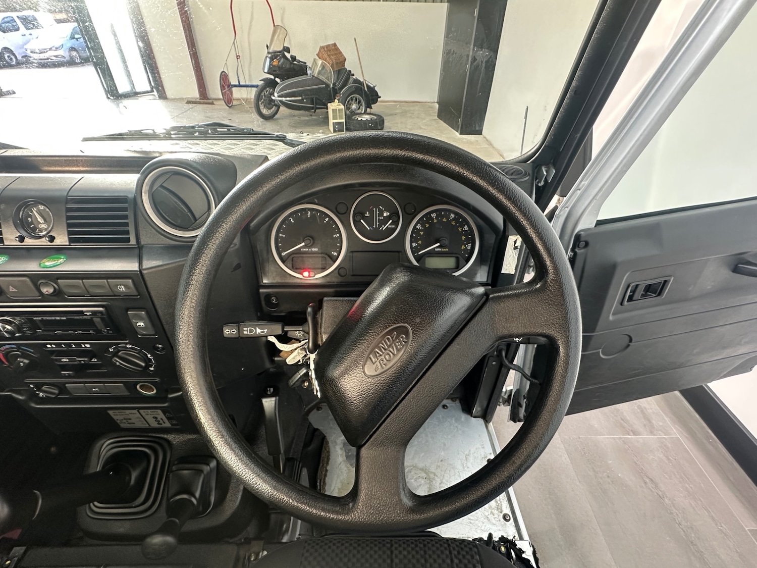 Used Land Rover Defender 2013 for sale - 77220593: Photo 24