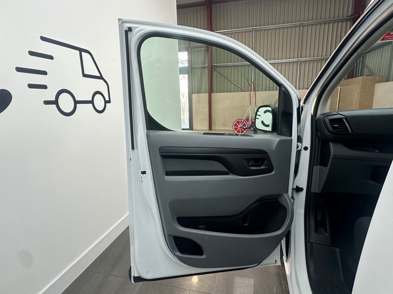 Used Vauxhall Vivaro 2023 for sale - 76905502: Photo 5