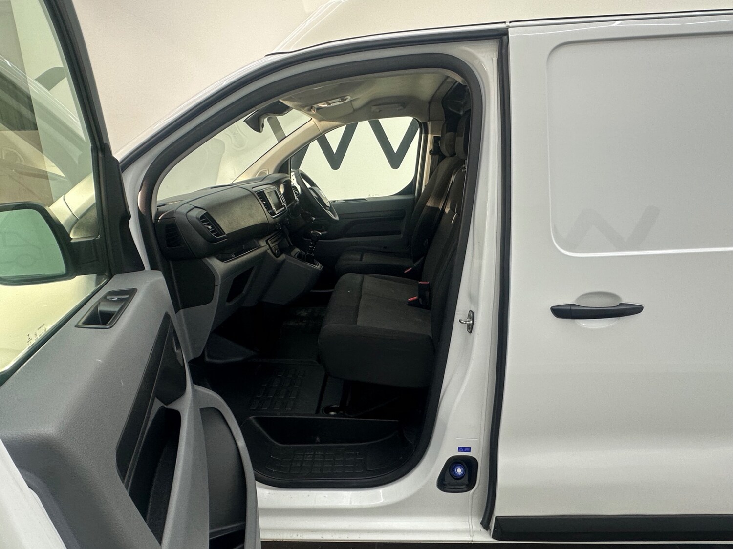 Used Vauxhall Vivaro 2023 for sale - 76905502: Photo 6