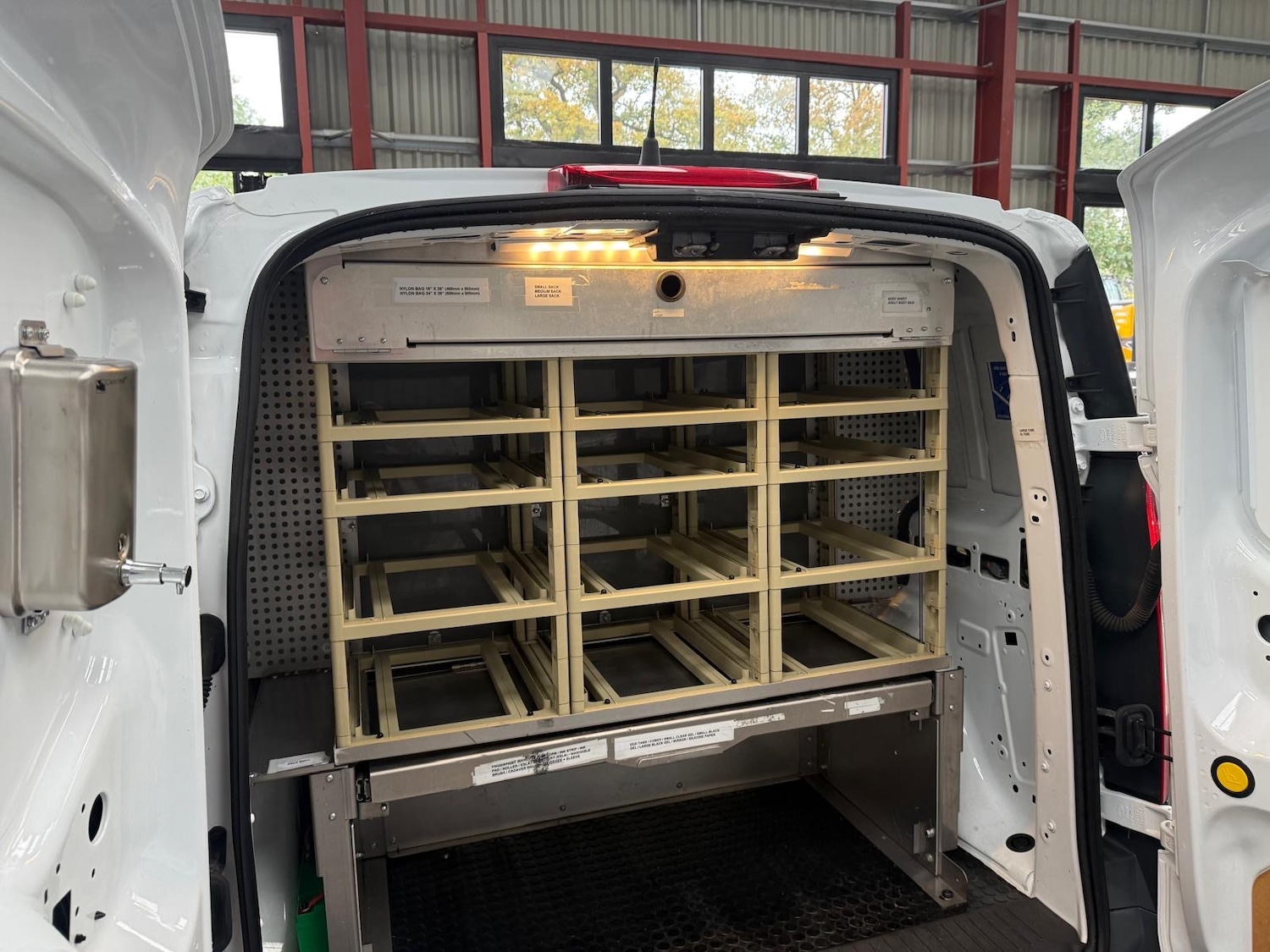 Used Ford Transit Connect 2014 for sale - 76637856: Photo 10