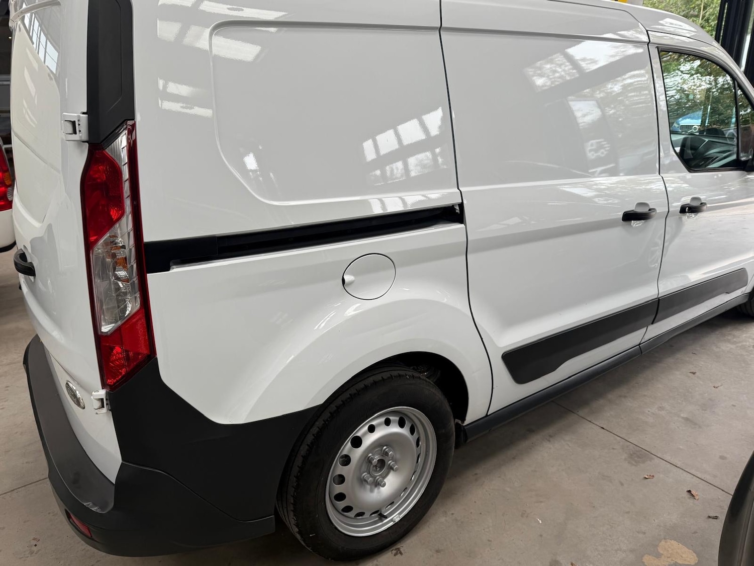 Used Ford Transit Connect 2014 for sale - 76637856: Photo 18