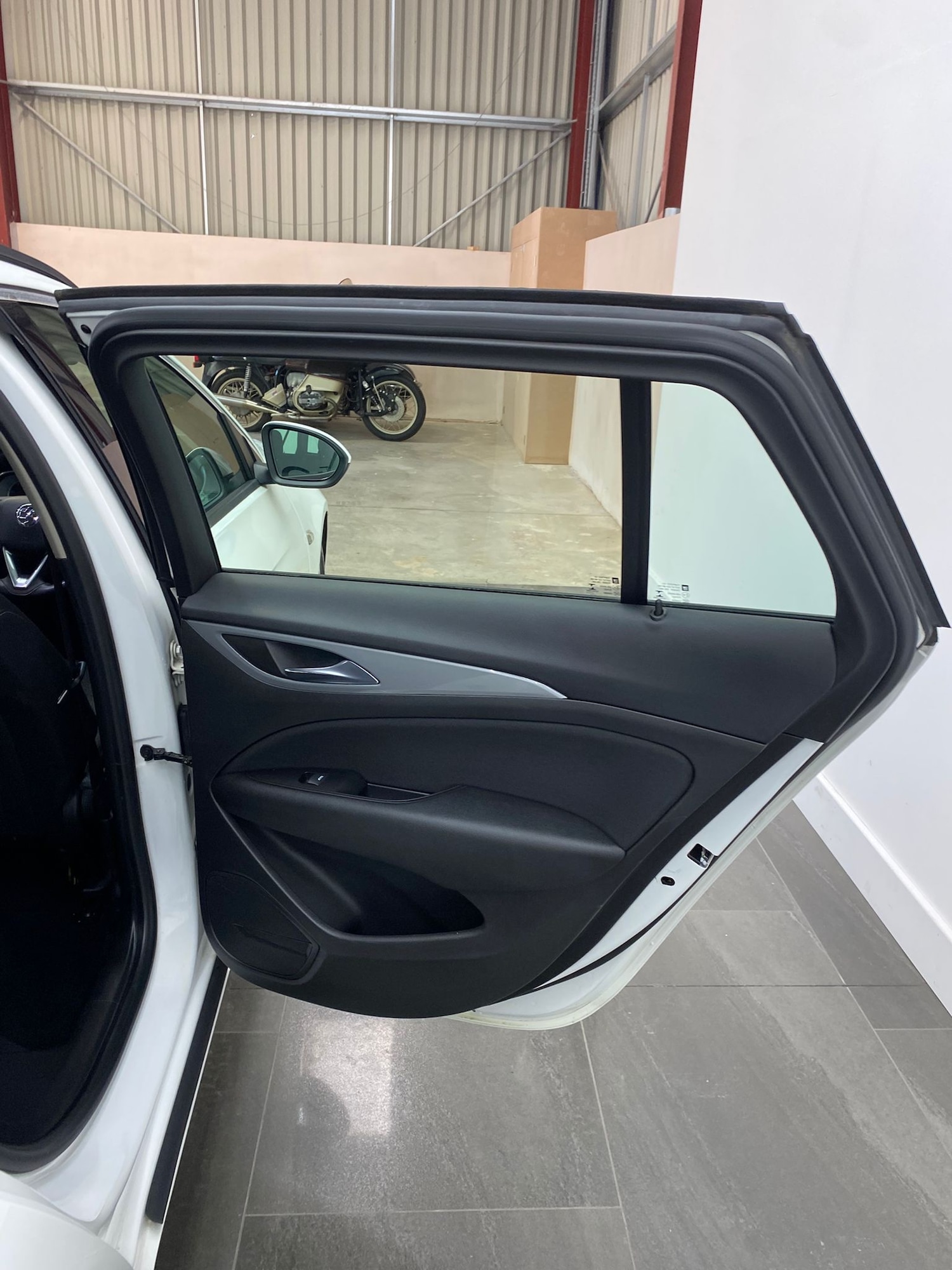 Used Vauxhall Insignia 2018 for sale - 76673125: Photo 20