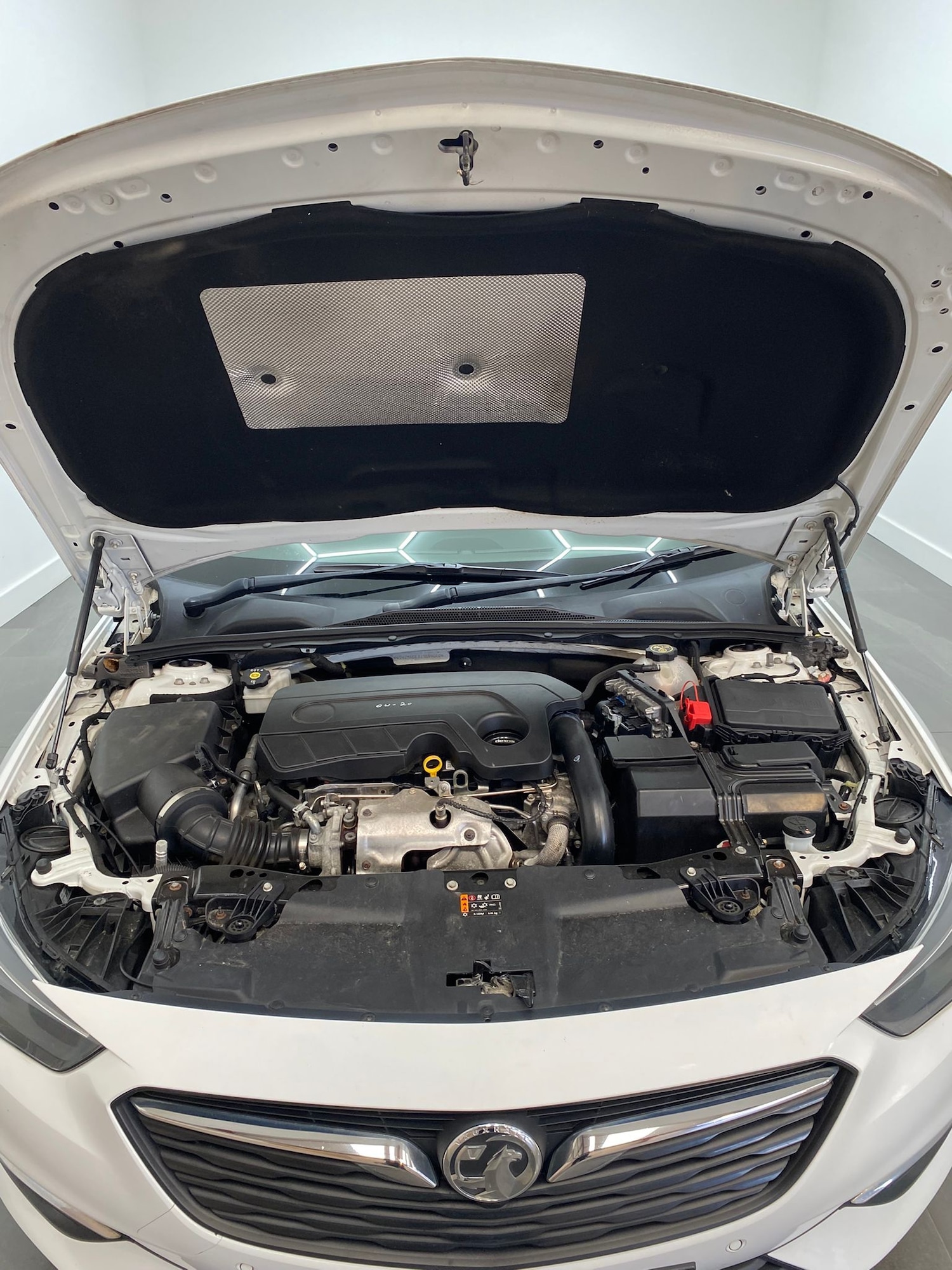 Used Vauxhall Insignia 2018 for sale - 76673125: Photo 4