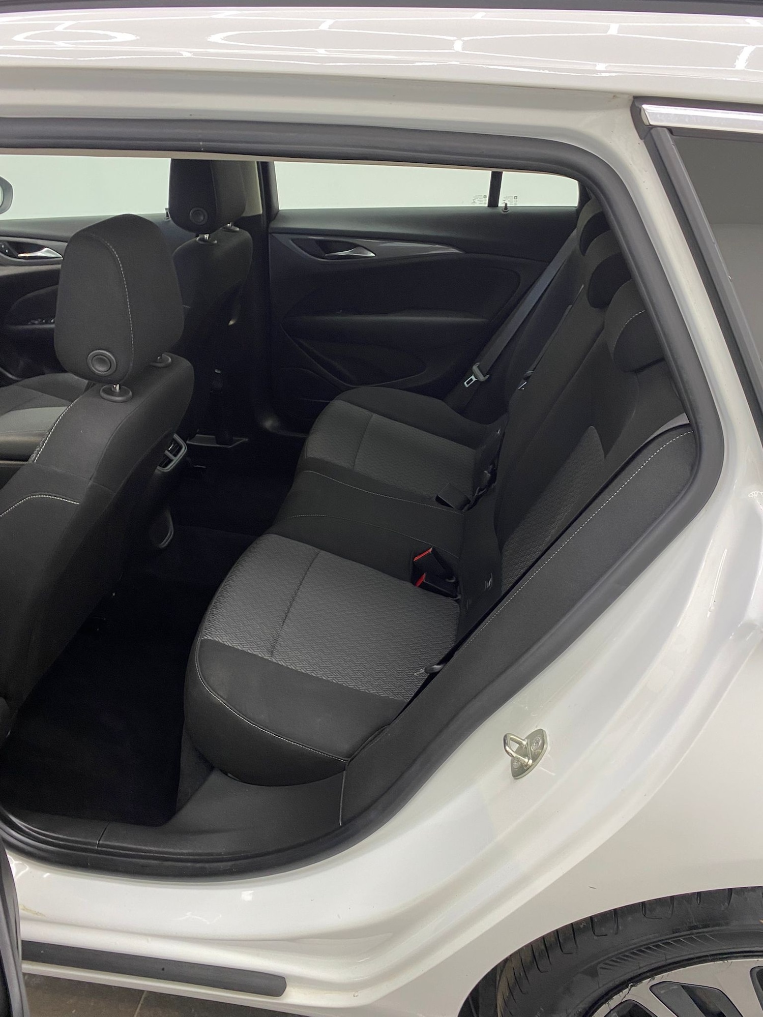 Used Vauxhall Insignia 2018 for sale - 76673125: Photo 8