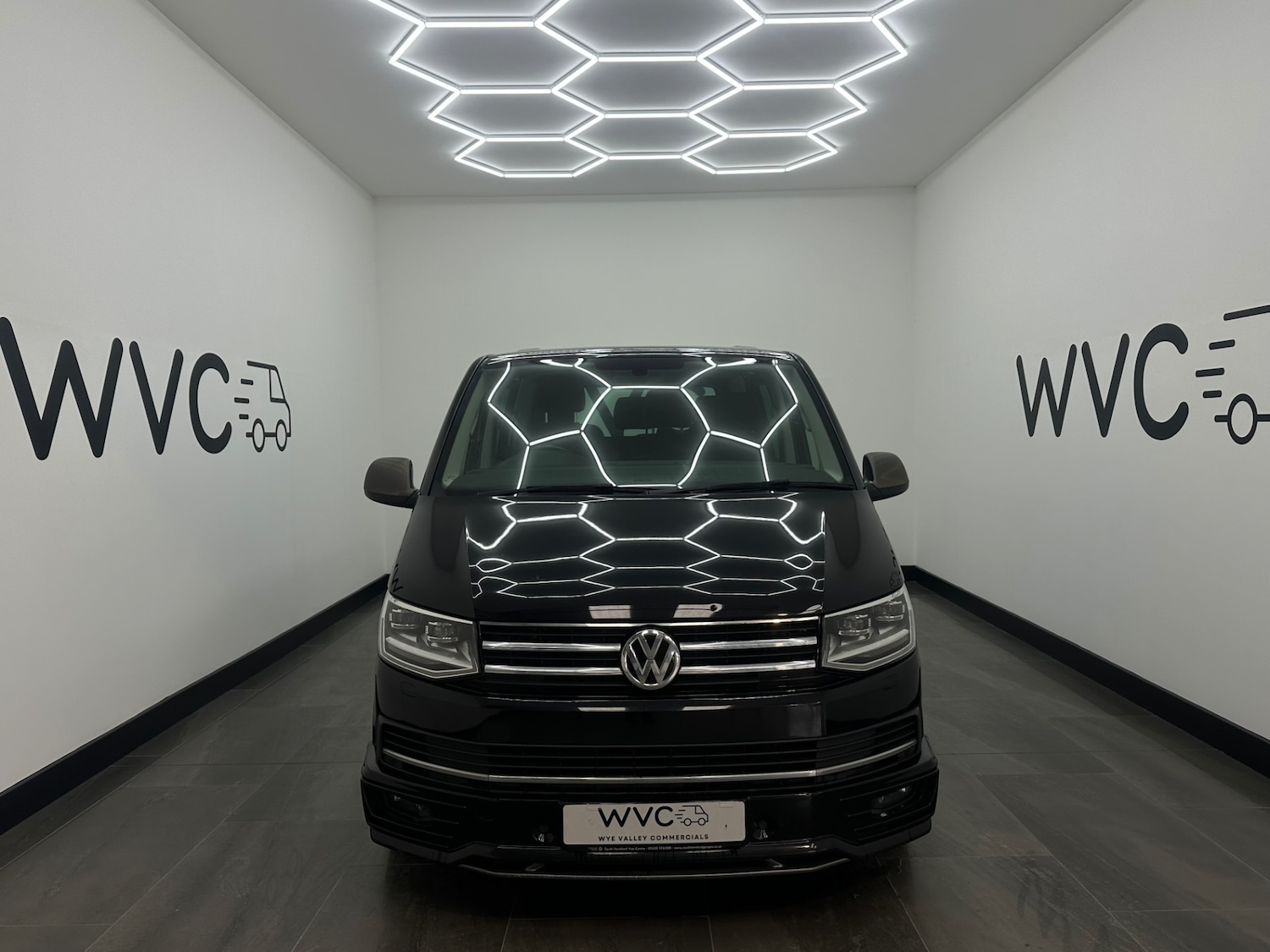 Used Volkswagen Transporter 2016 for sale - 77603750: Photo 2