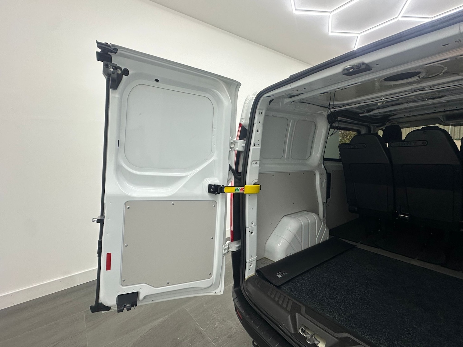 Used Ford Transit Custom 2019 for sale - 76626071: Photo 13