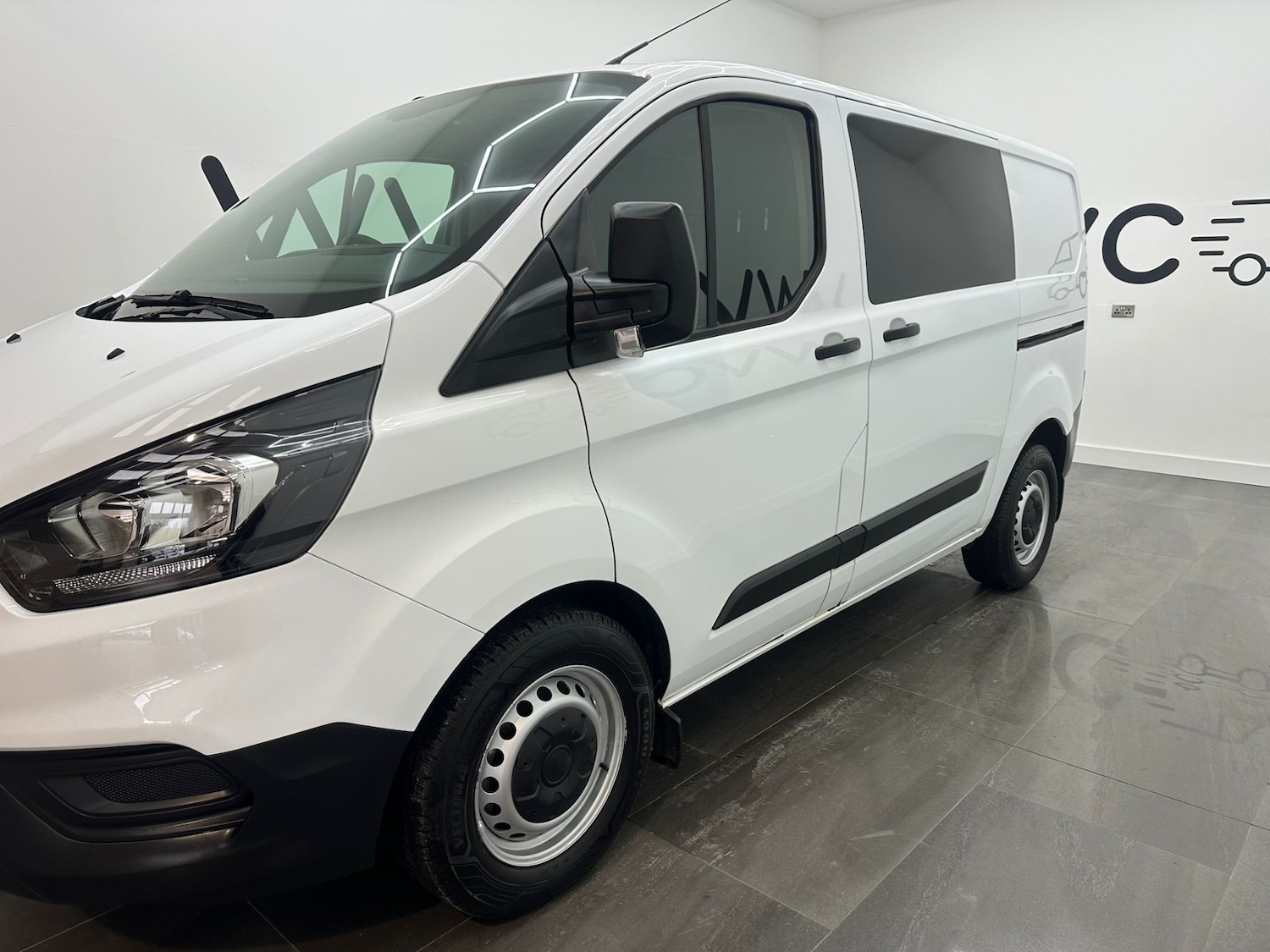 Used Ford Transit Custom 2019 for sale - 76626071: Photo 4