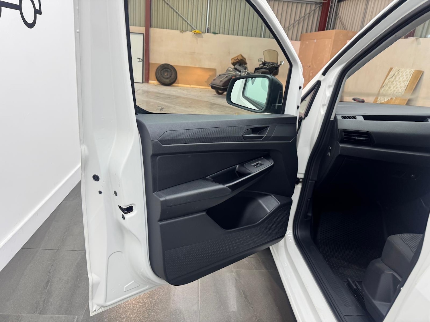 Used Volkswagen Caddy 2021 for sale - 76637318: Photo 4