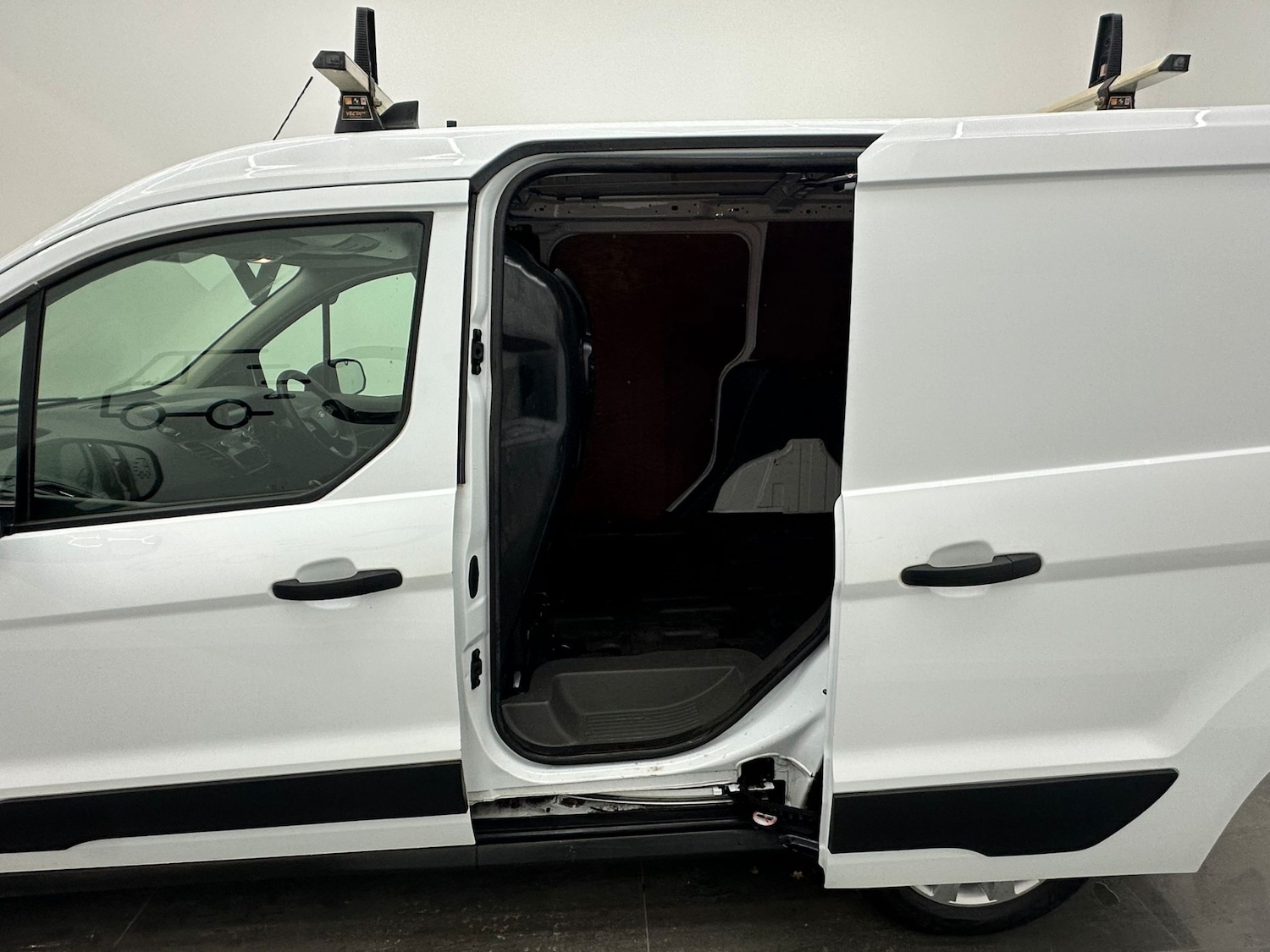 Used Ford Transit Connect 2021 for sale - 76627049: Photo 7