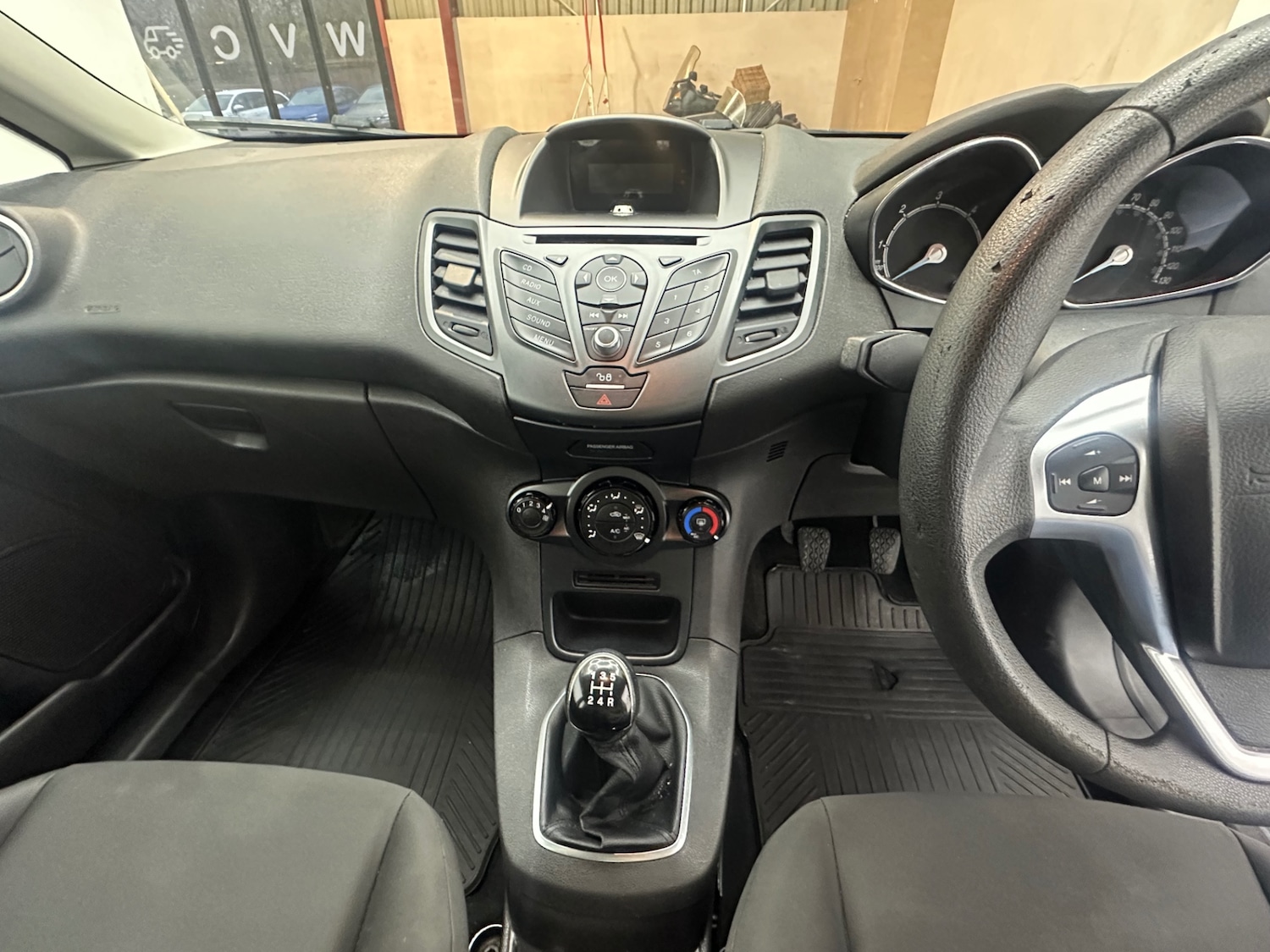 Used Ford Fiesta 2015 for sale - 76858631: Photo 25