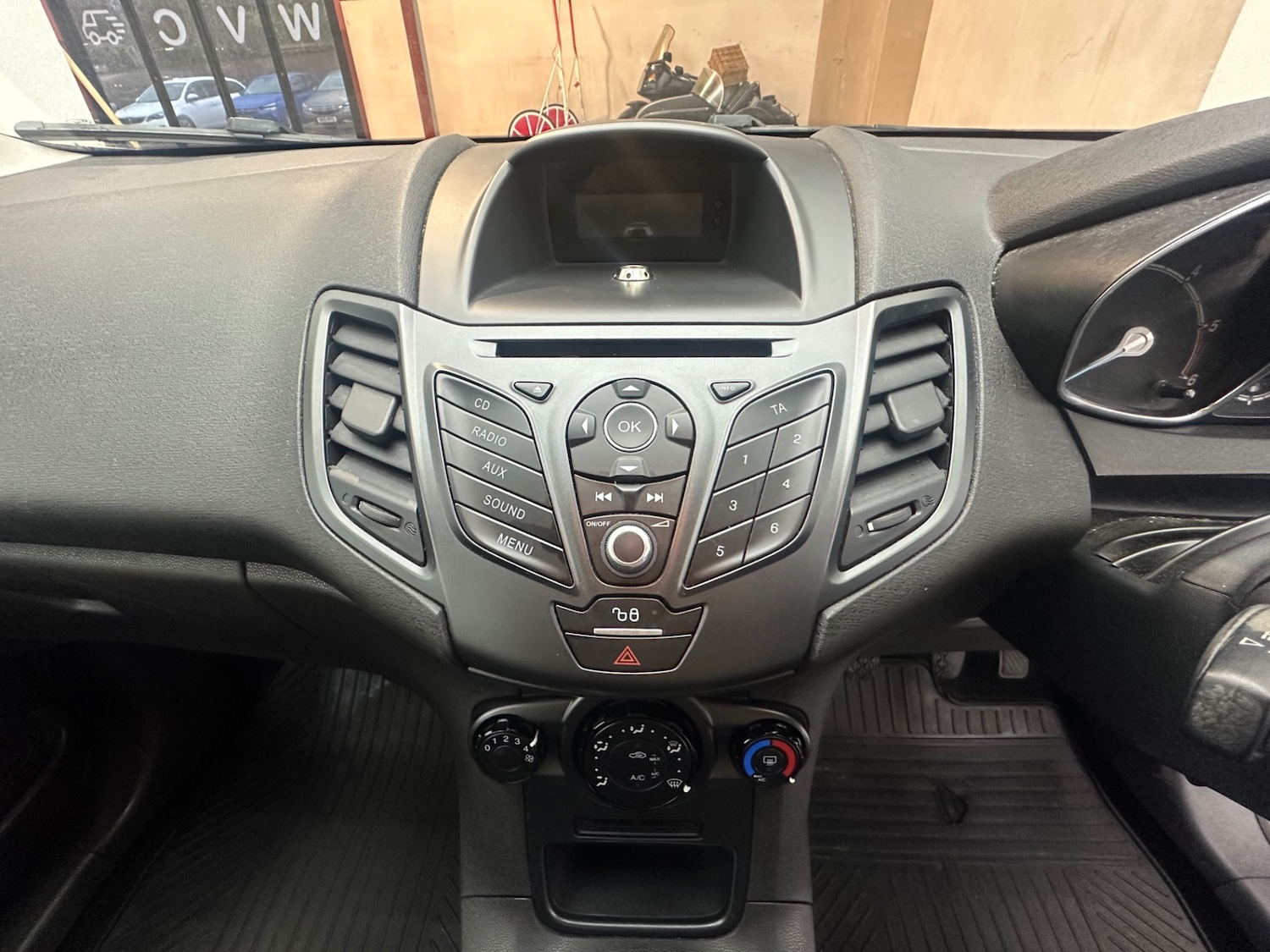 Used Ford Fiesta 2015 for sale - 76858631: Photo 26