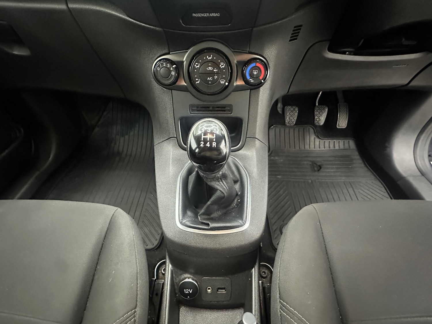 Used Ford Fiesta 2015 for sale - 76858631: Photo 27