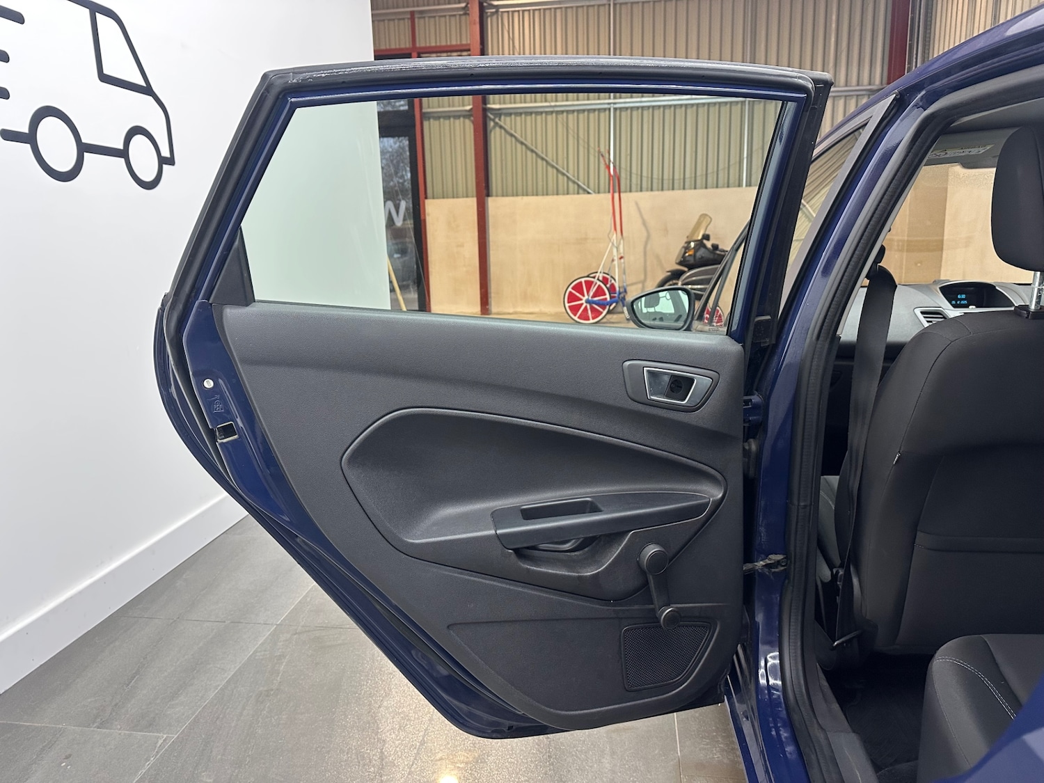 Used Ford Fiesta 2015 for sale - 76858631: Photo 8