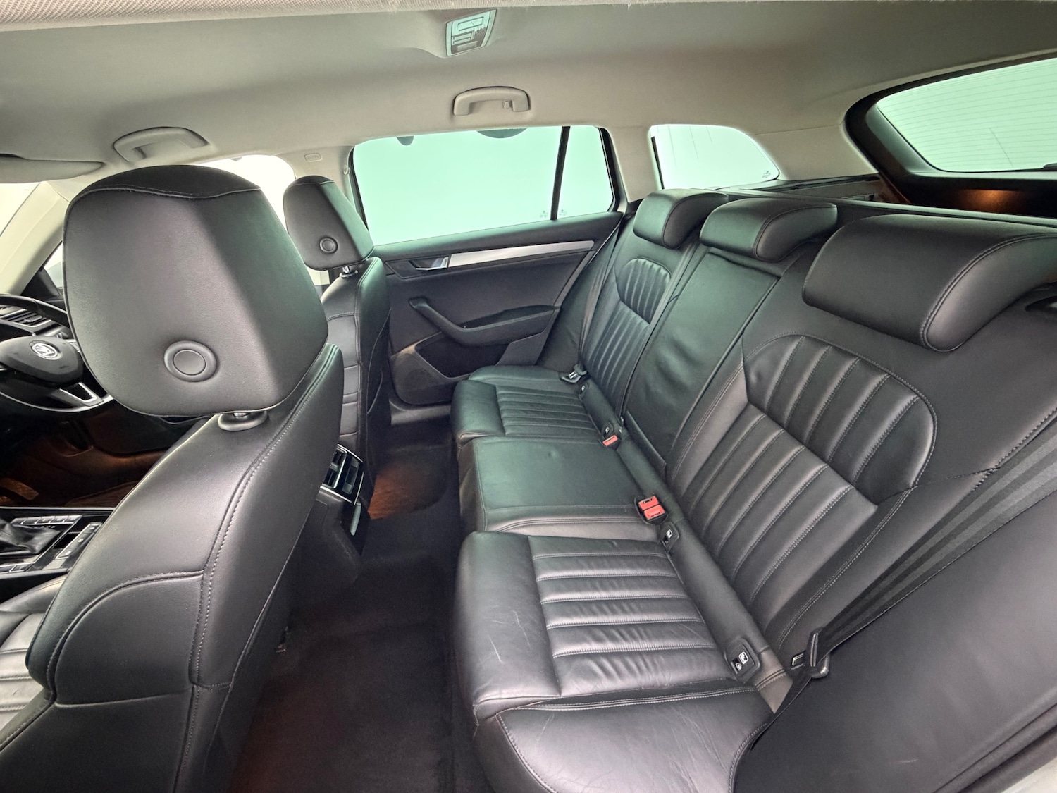 Used Skoda Superb 2016 for sale - 77947285: Photo 11