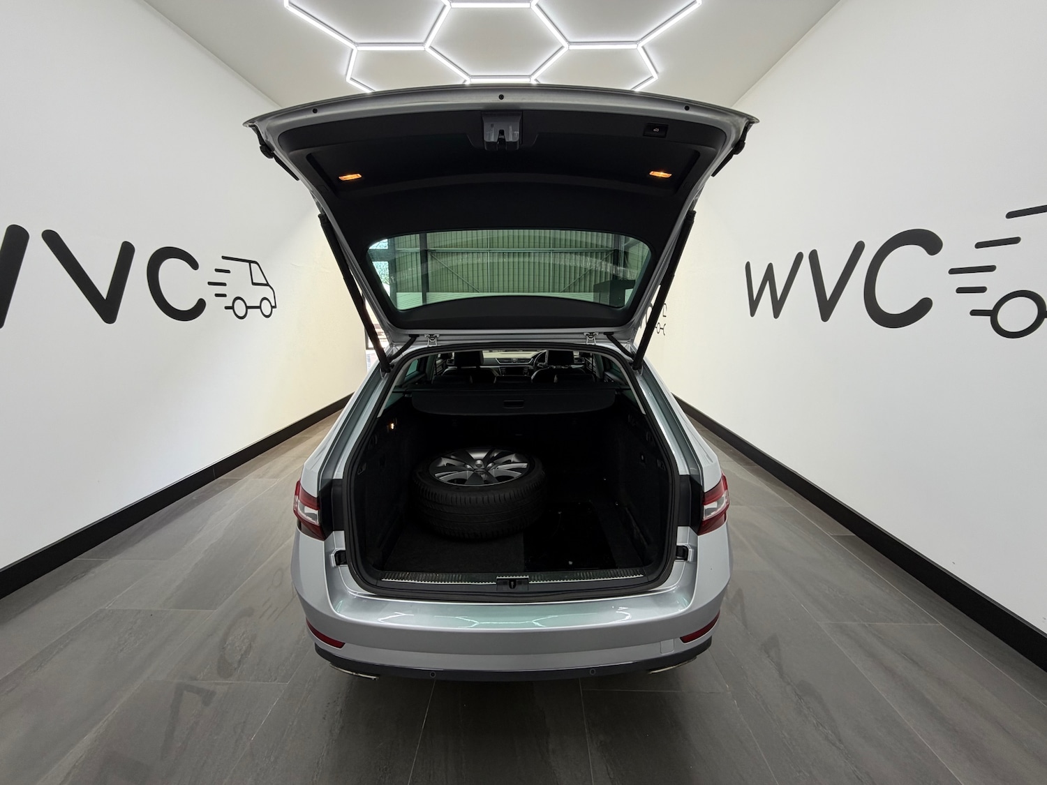 Used Skoda Superb 2016 for sale - 77947285: Photo 14