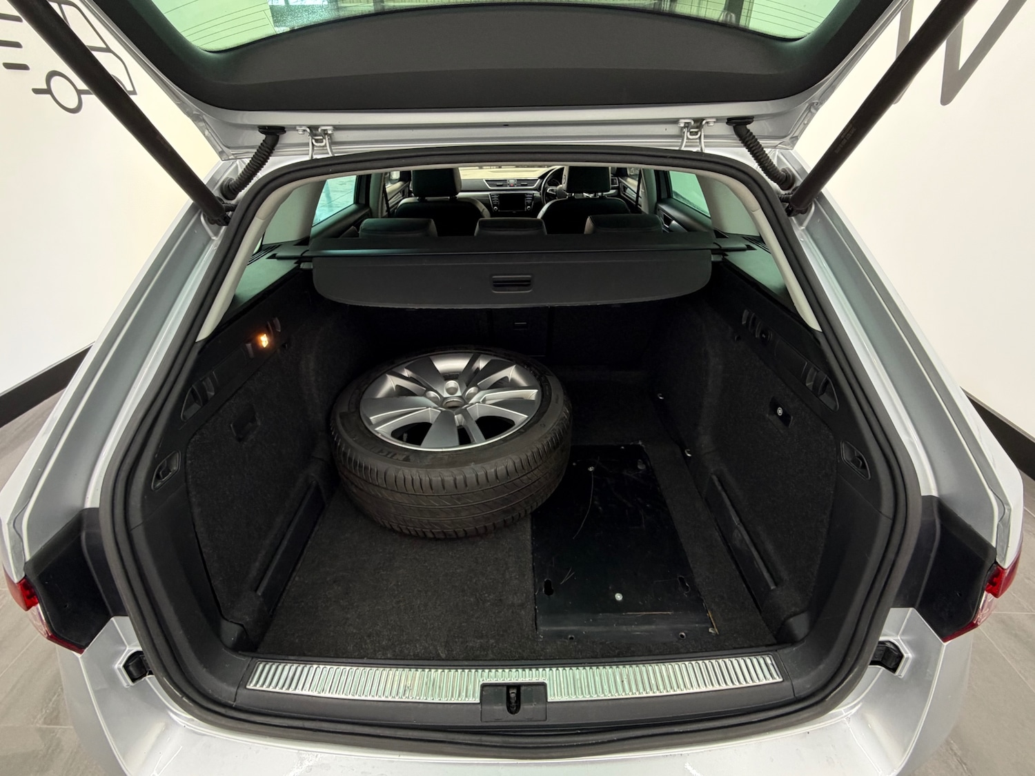 Used Skoda Superb 2016 for sale - 77947285: Photo 15