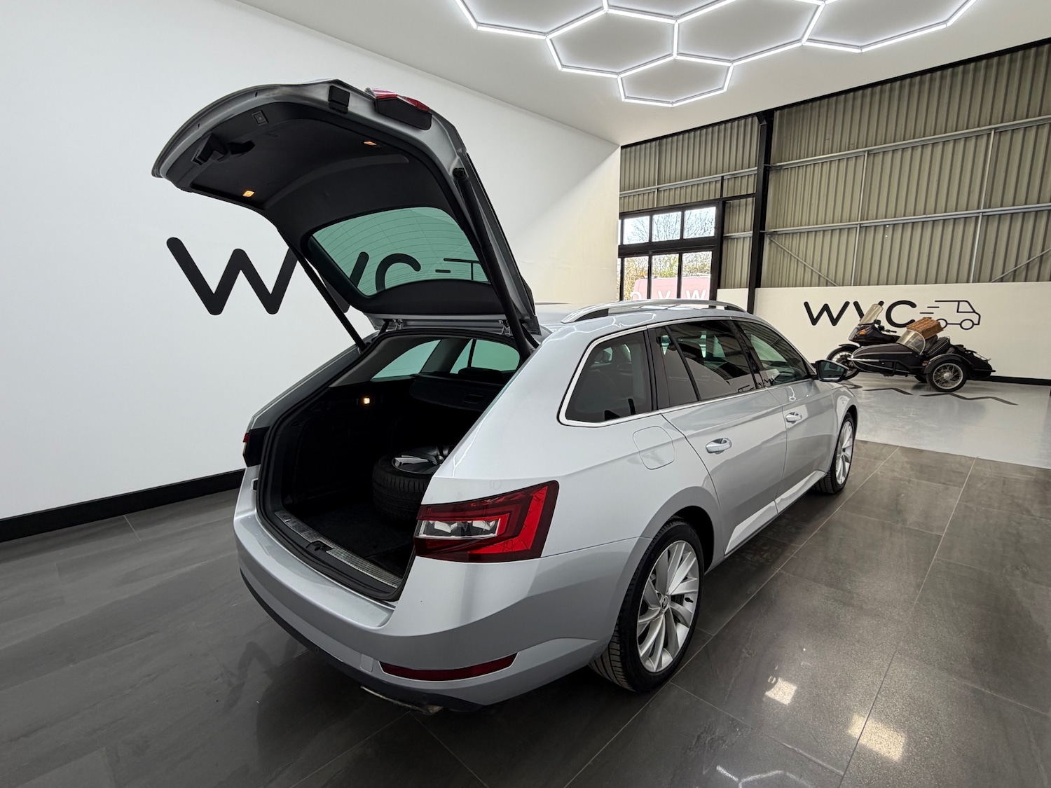 Used Skoda Superb 2016 for sale - 77947285: Photo 16