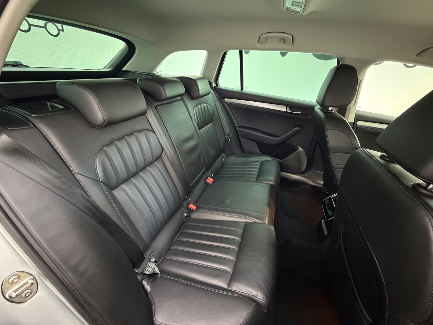 Used Skoda Superb 2016 for sale - 77947285: Photo 21