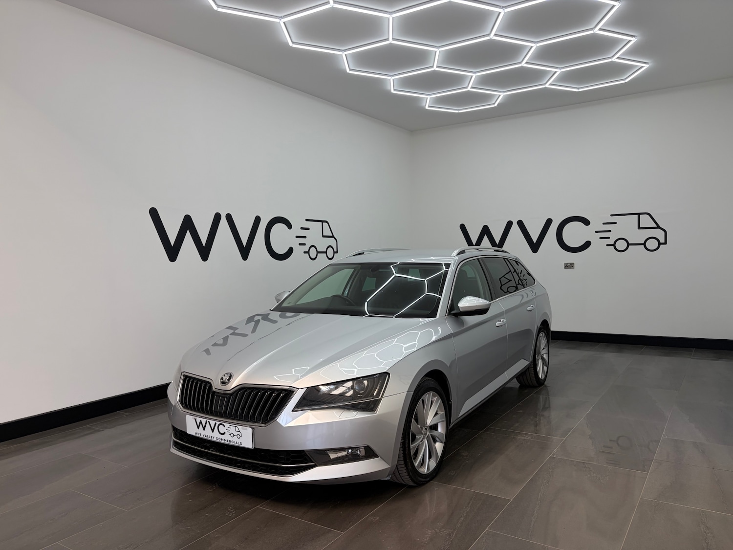 Used Skoda Superb 2016 for sale - 77947285: Photo 3